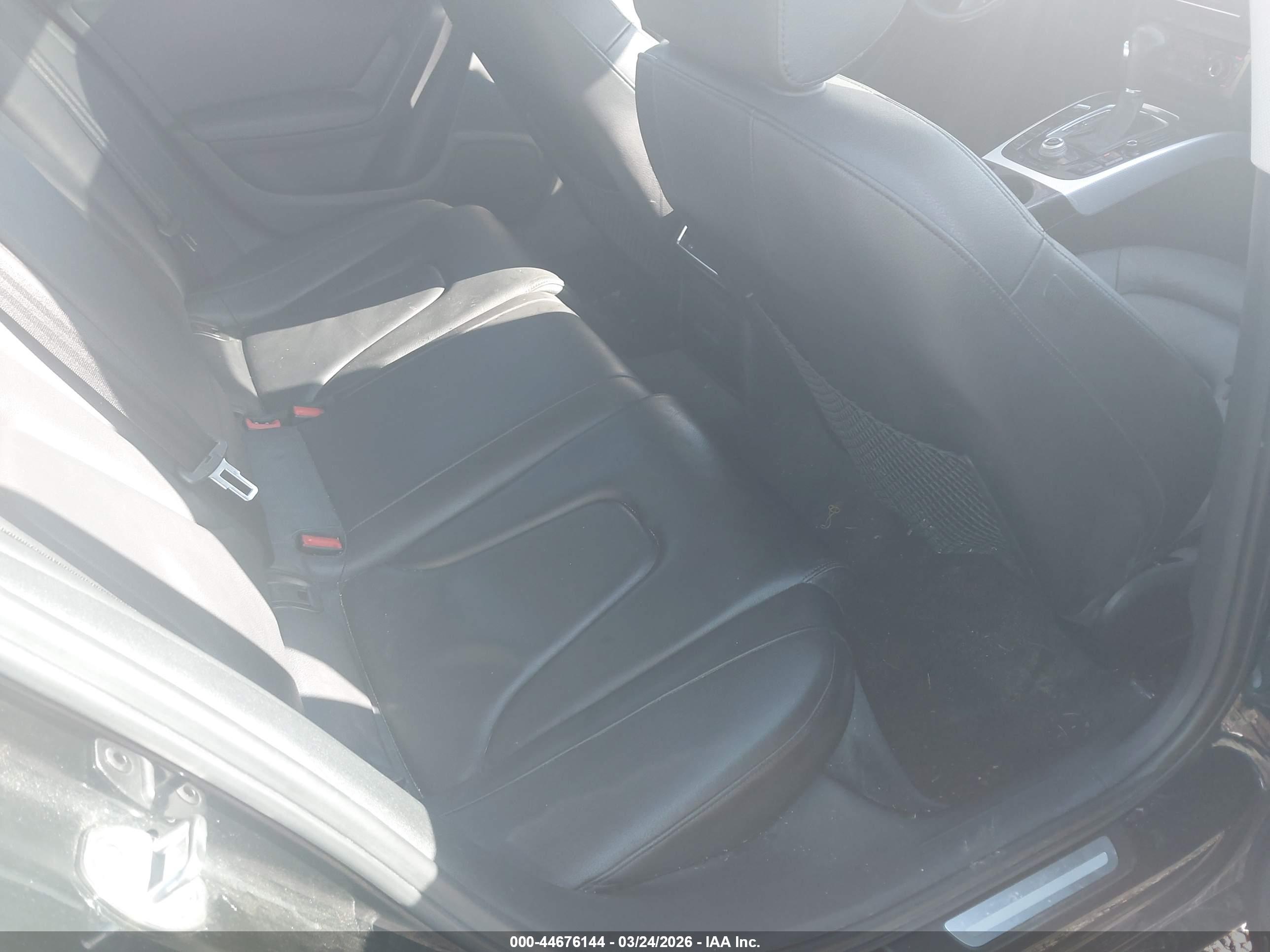 AUDI A4 image 8