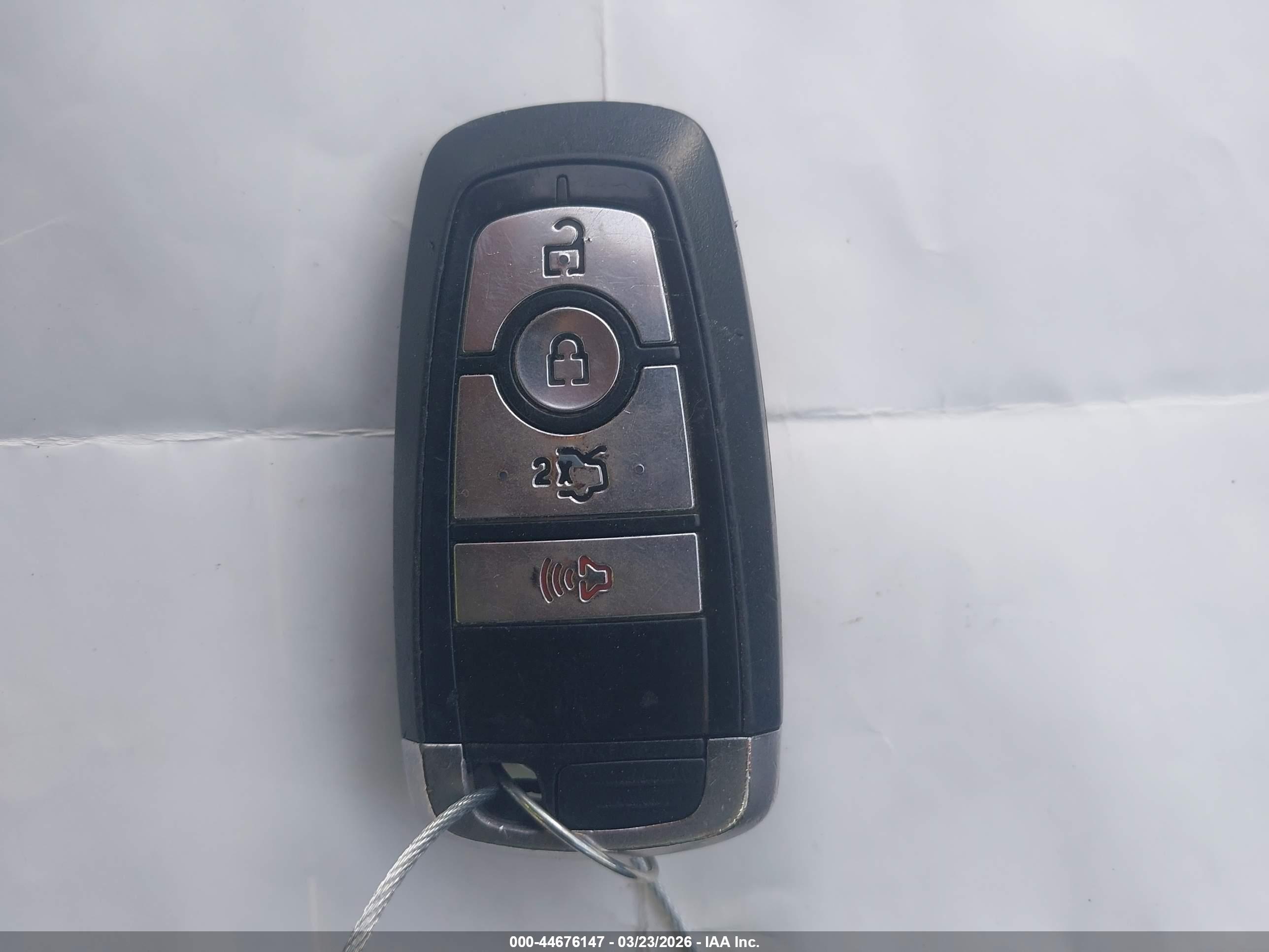 FORD FUSION image 11