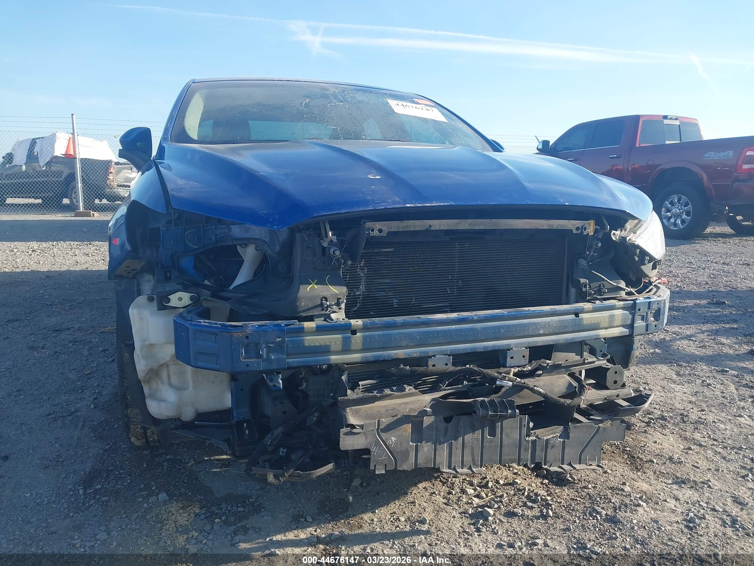 FORD FUSION image 6