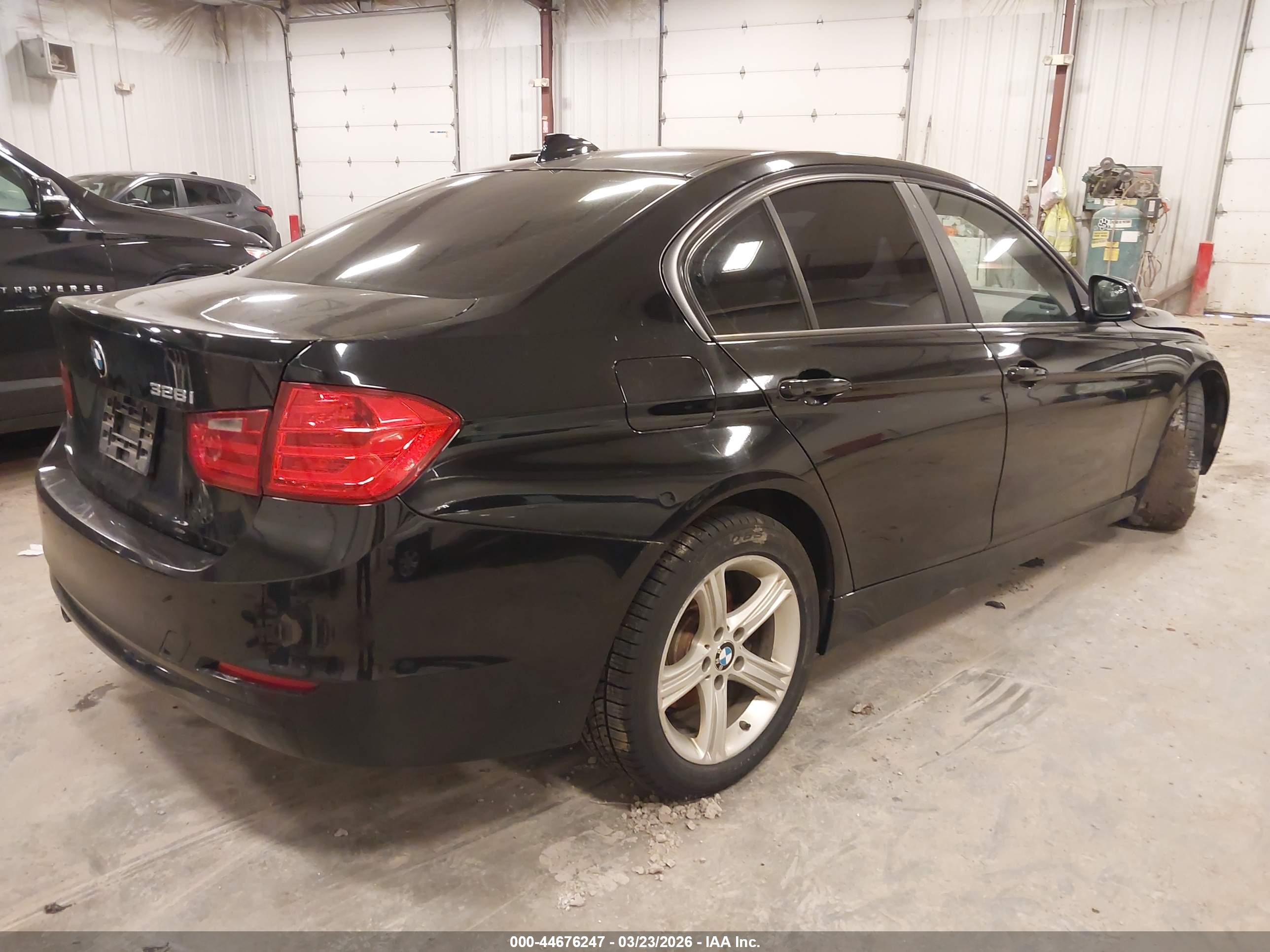BMW 328I image 4