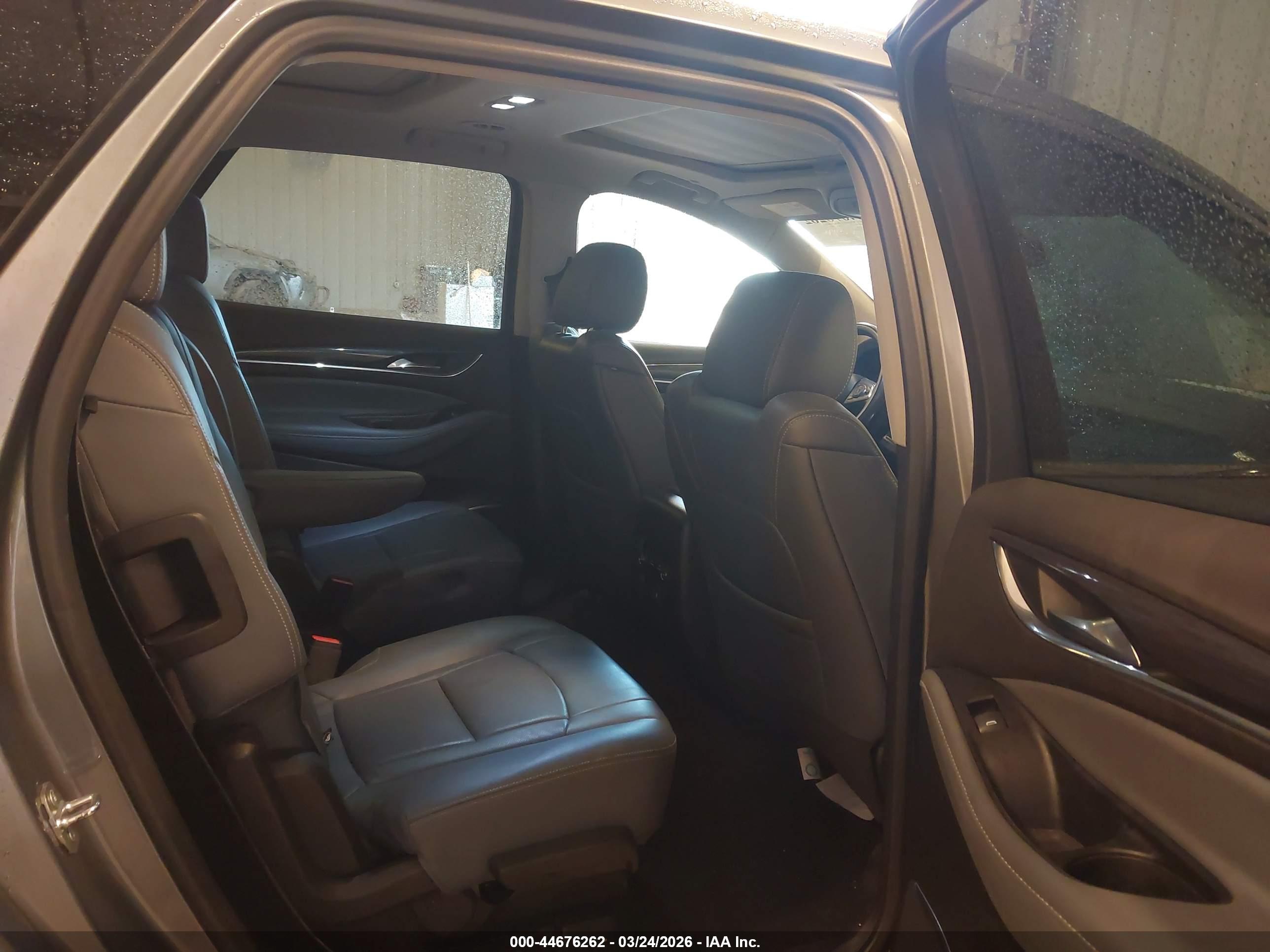 BUICK ENCLAVE image 8