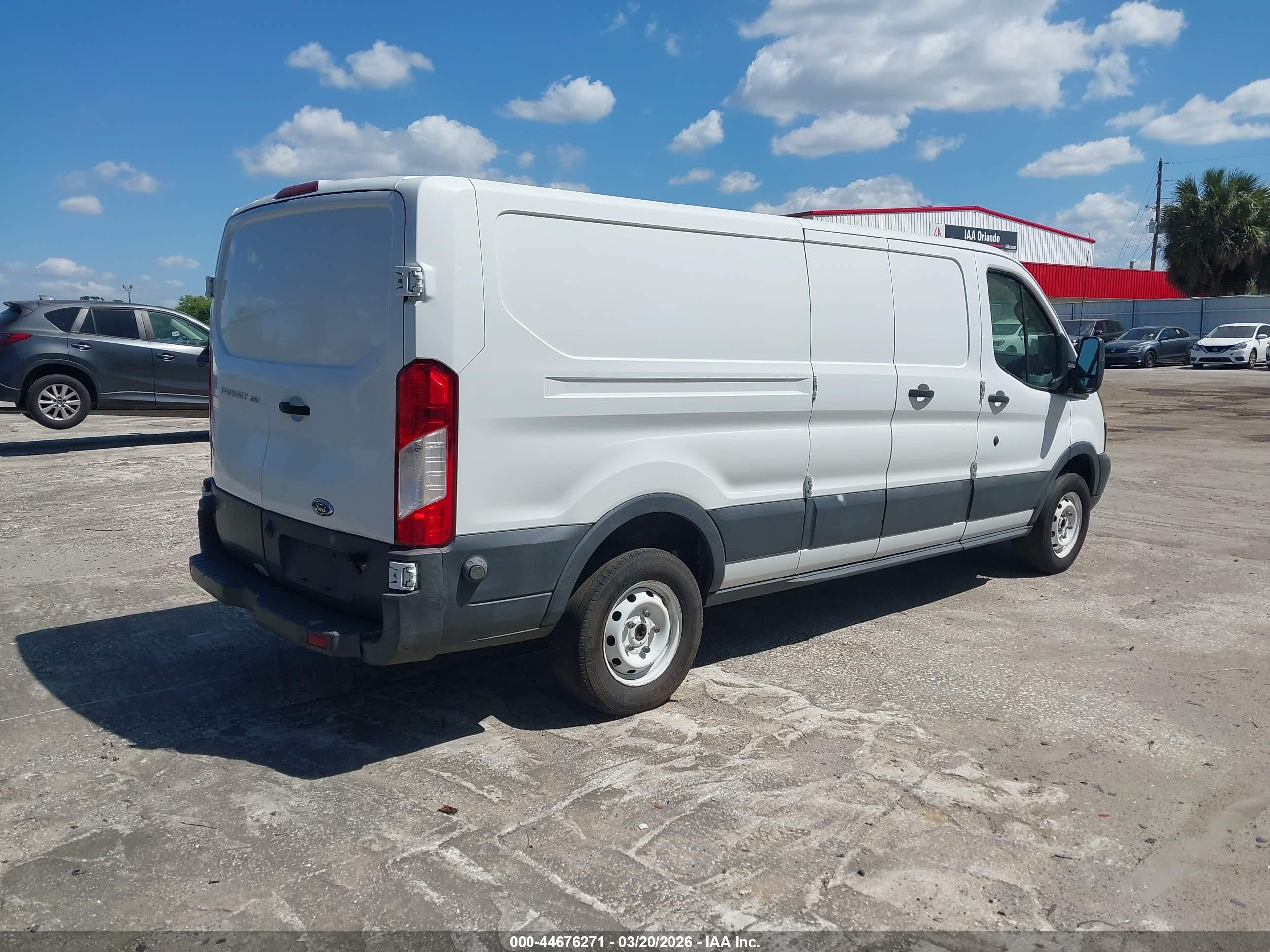 FORD TRANSIT-250 image 4
