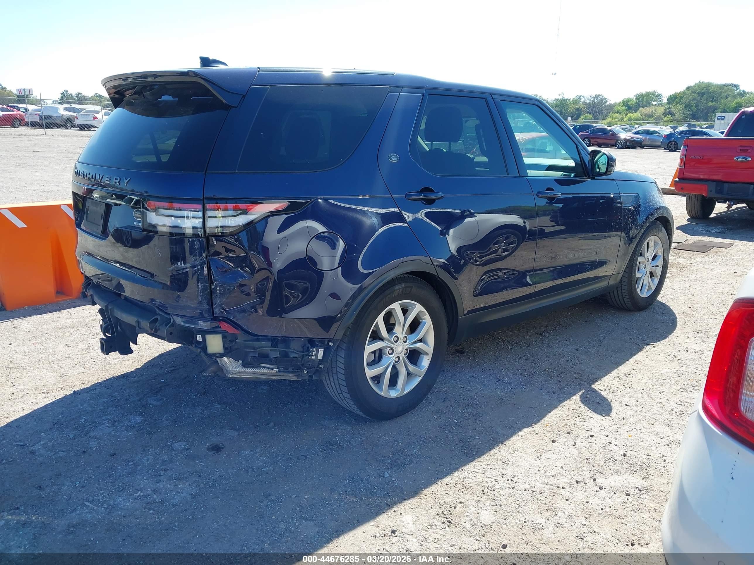 LAND ROVER image 4