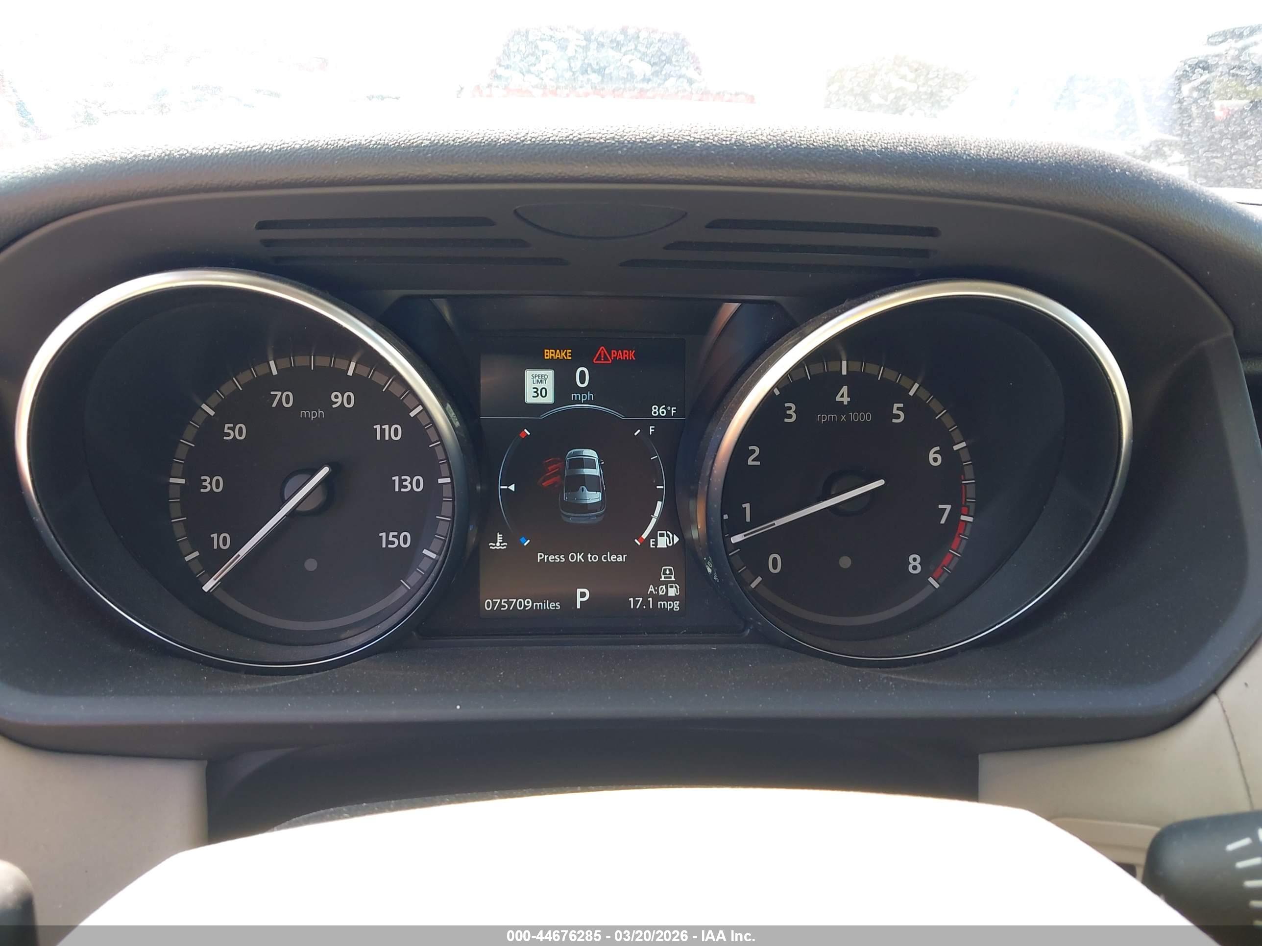 LAND ROVER image 7