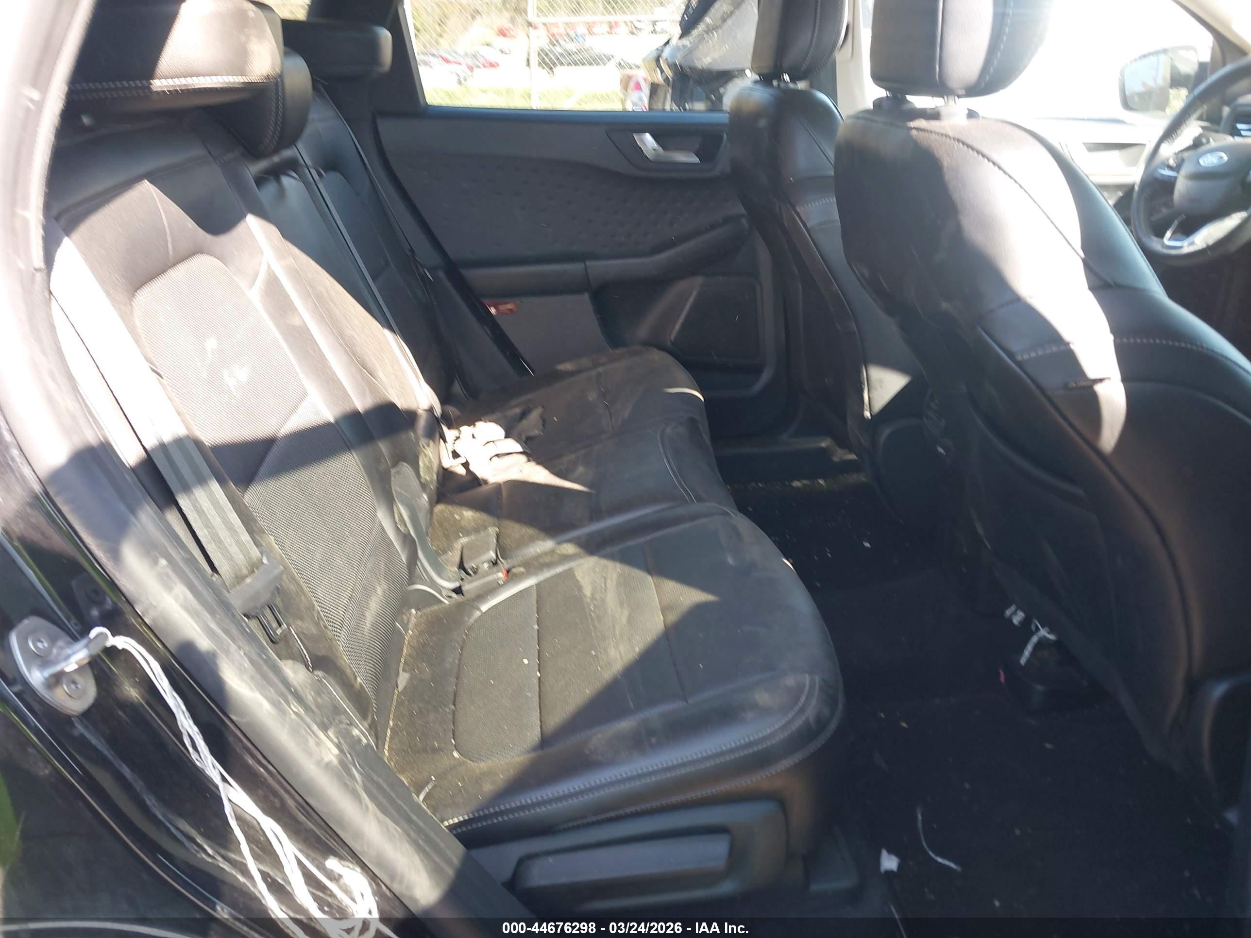 FORD ESCAPE image 8