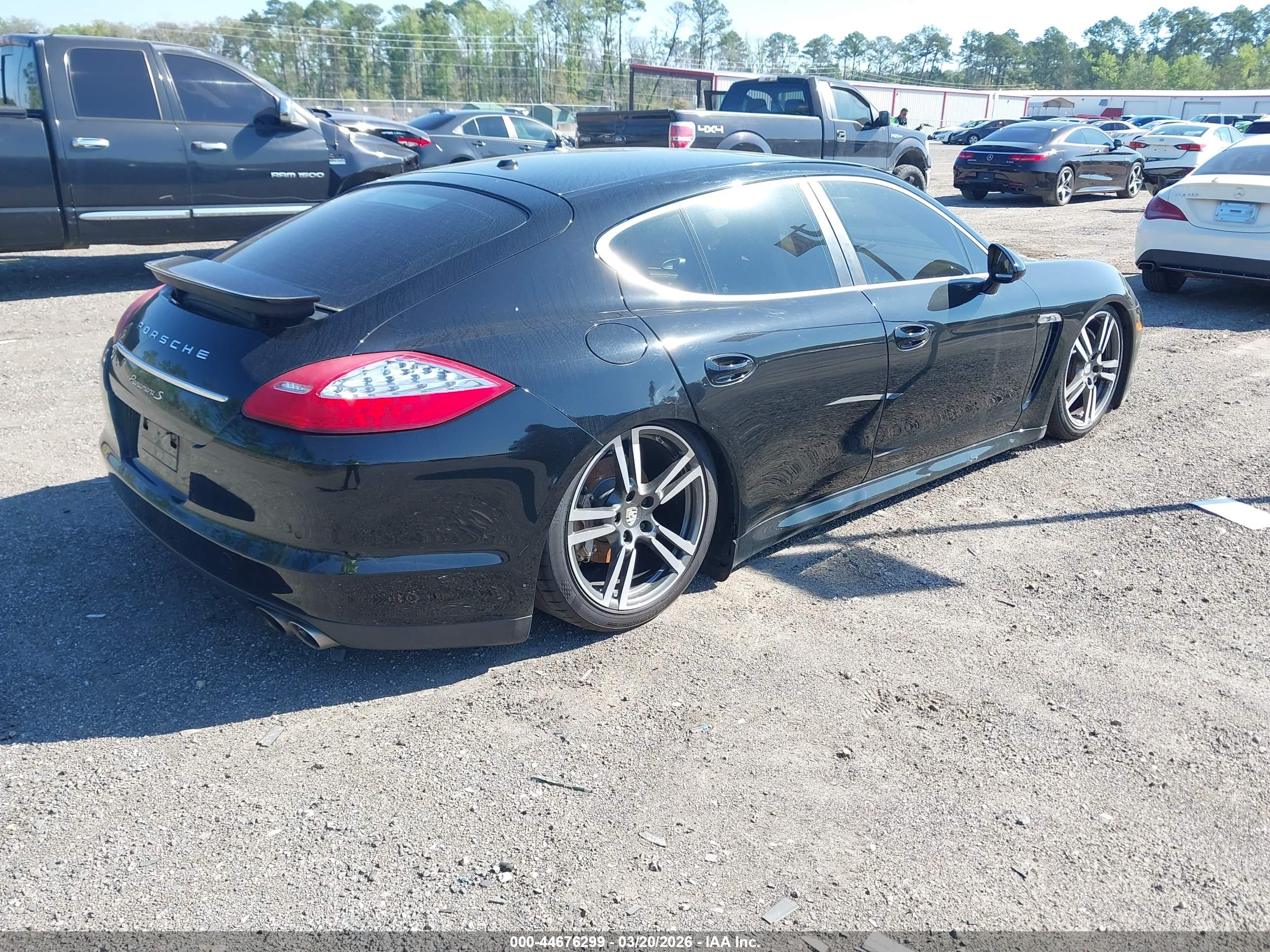 PORSCHE PANAMERA image 4