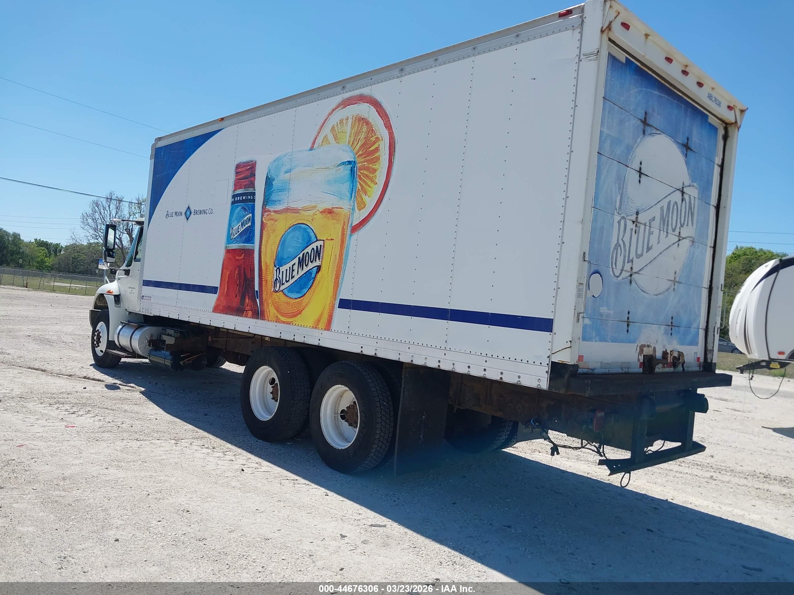 INTERNATIONAL 4000 image 3