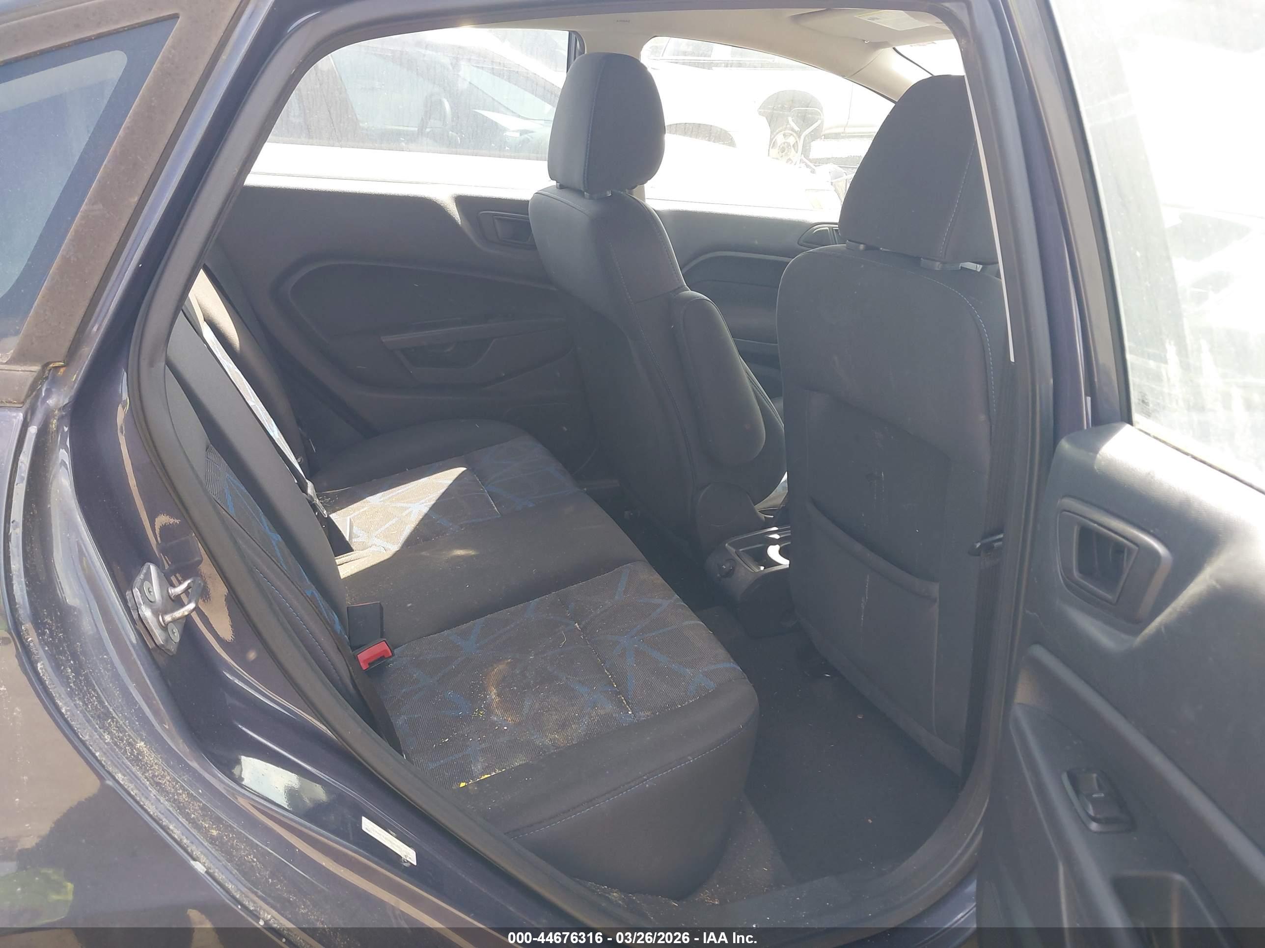 FORD FIESTA image 8