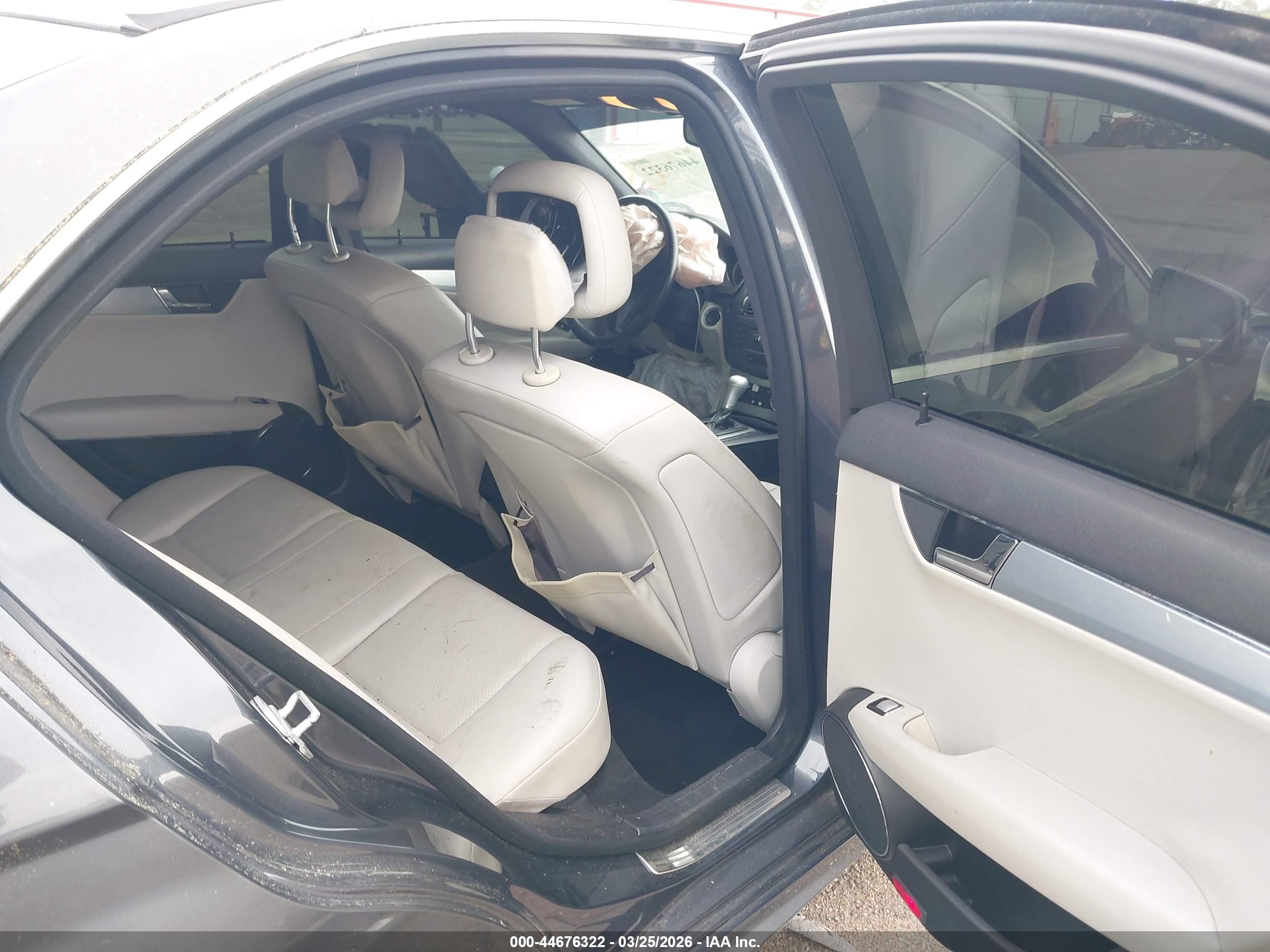 MERCEDES-BENZ C image 8