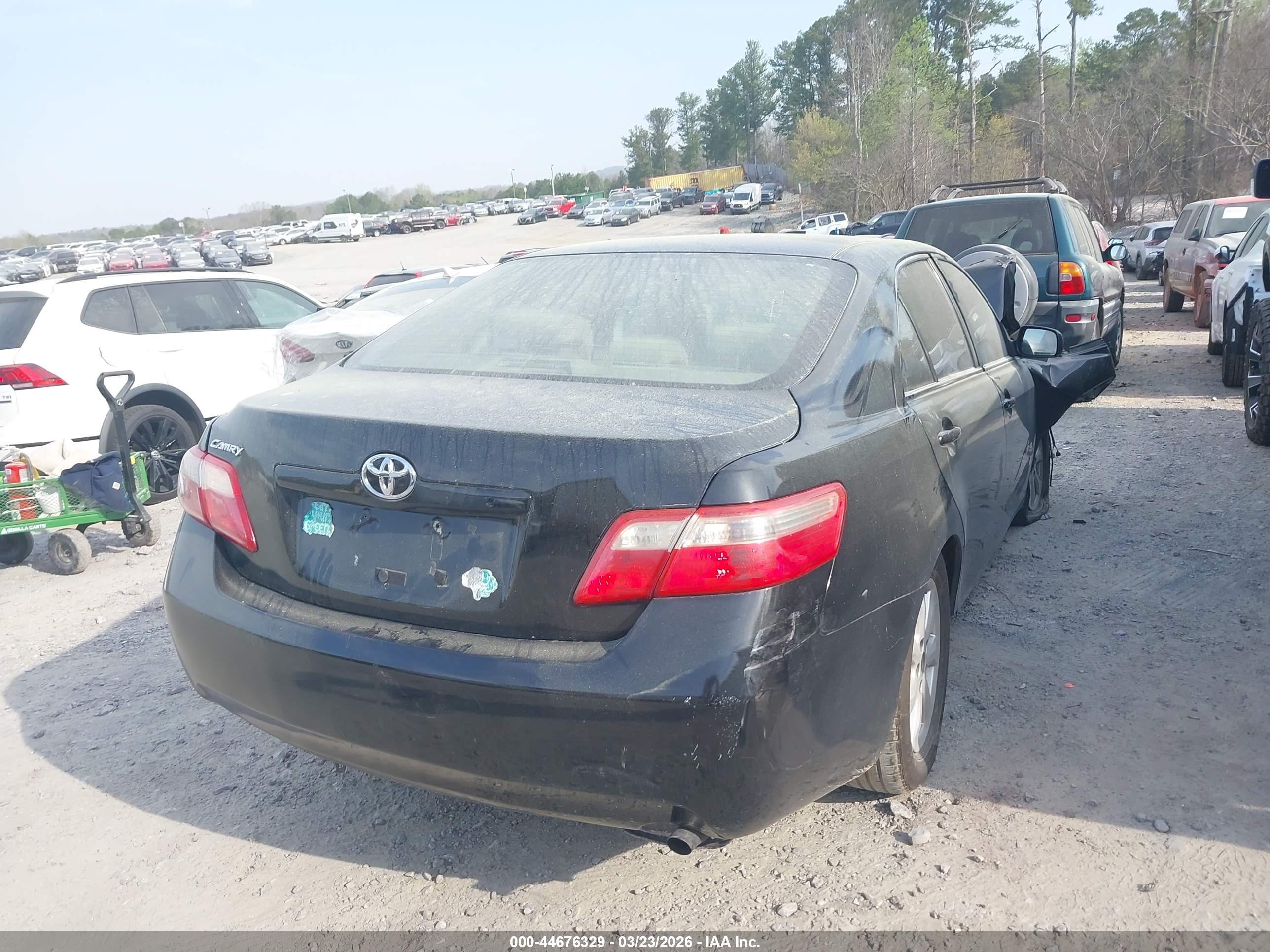 TOYOTA CAMRY image 4