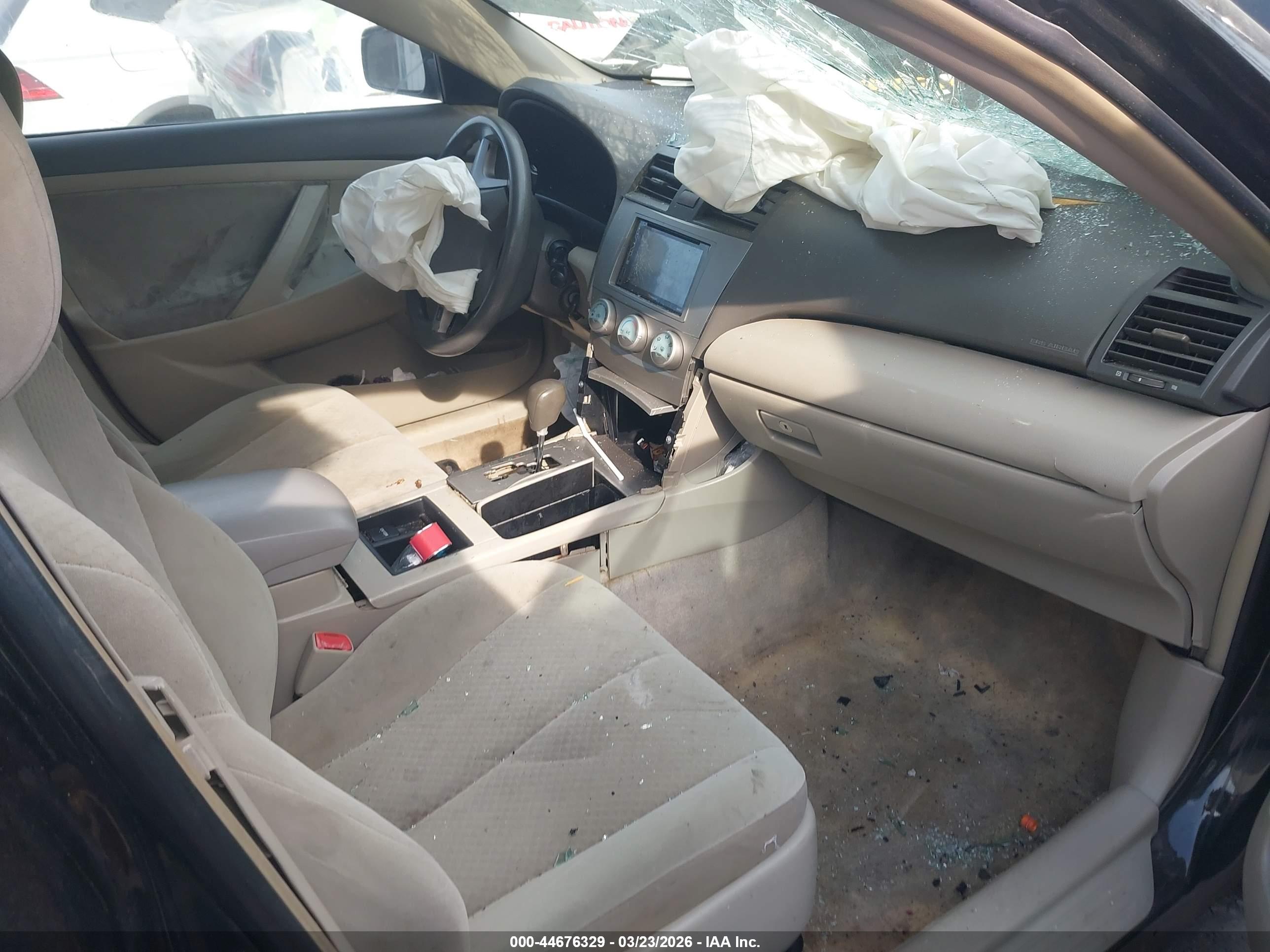 TOYOTA CAMRY image 5