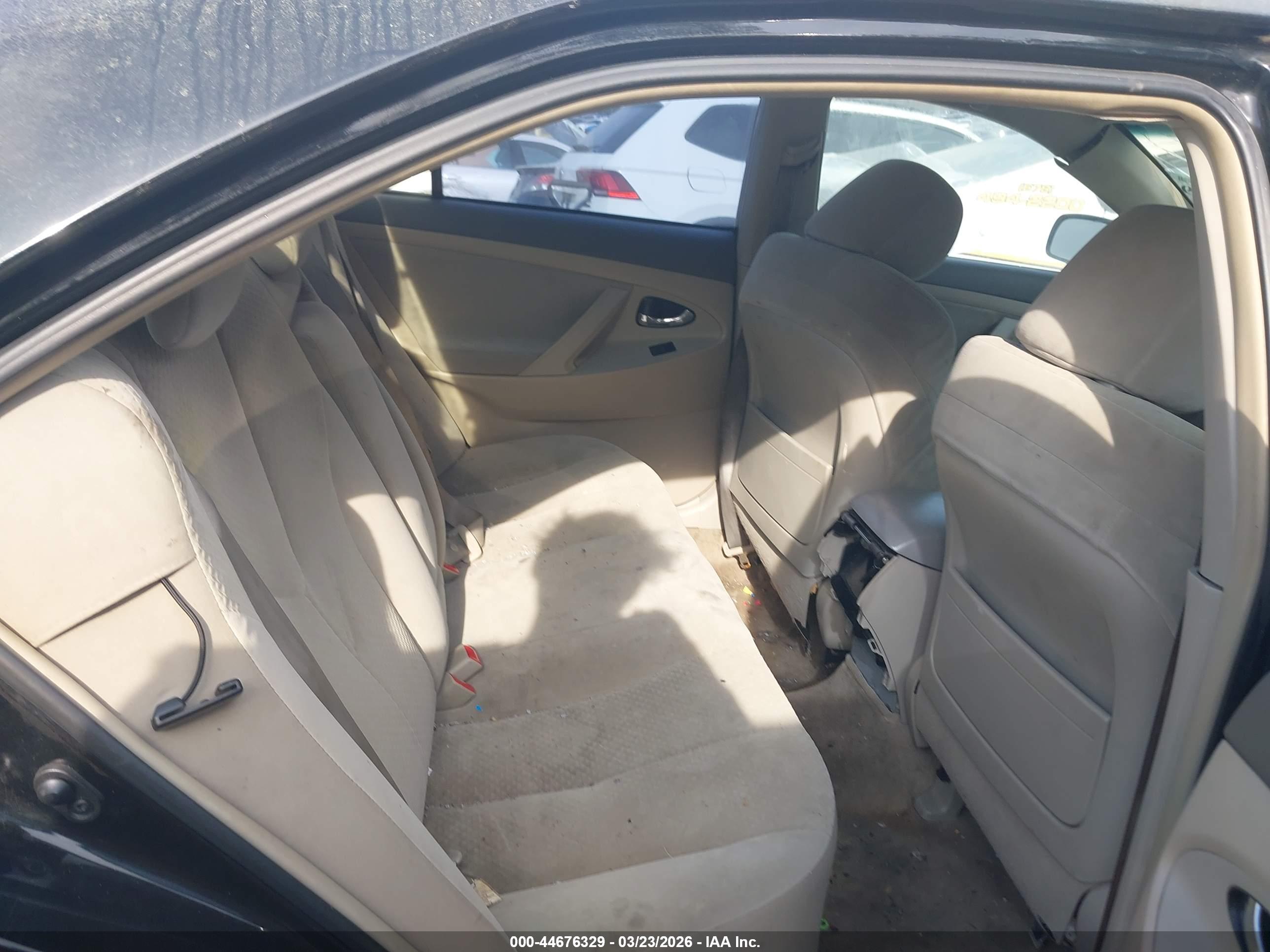 TOYOTA CAMRY image 8