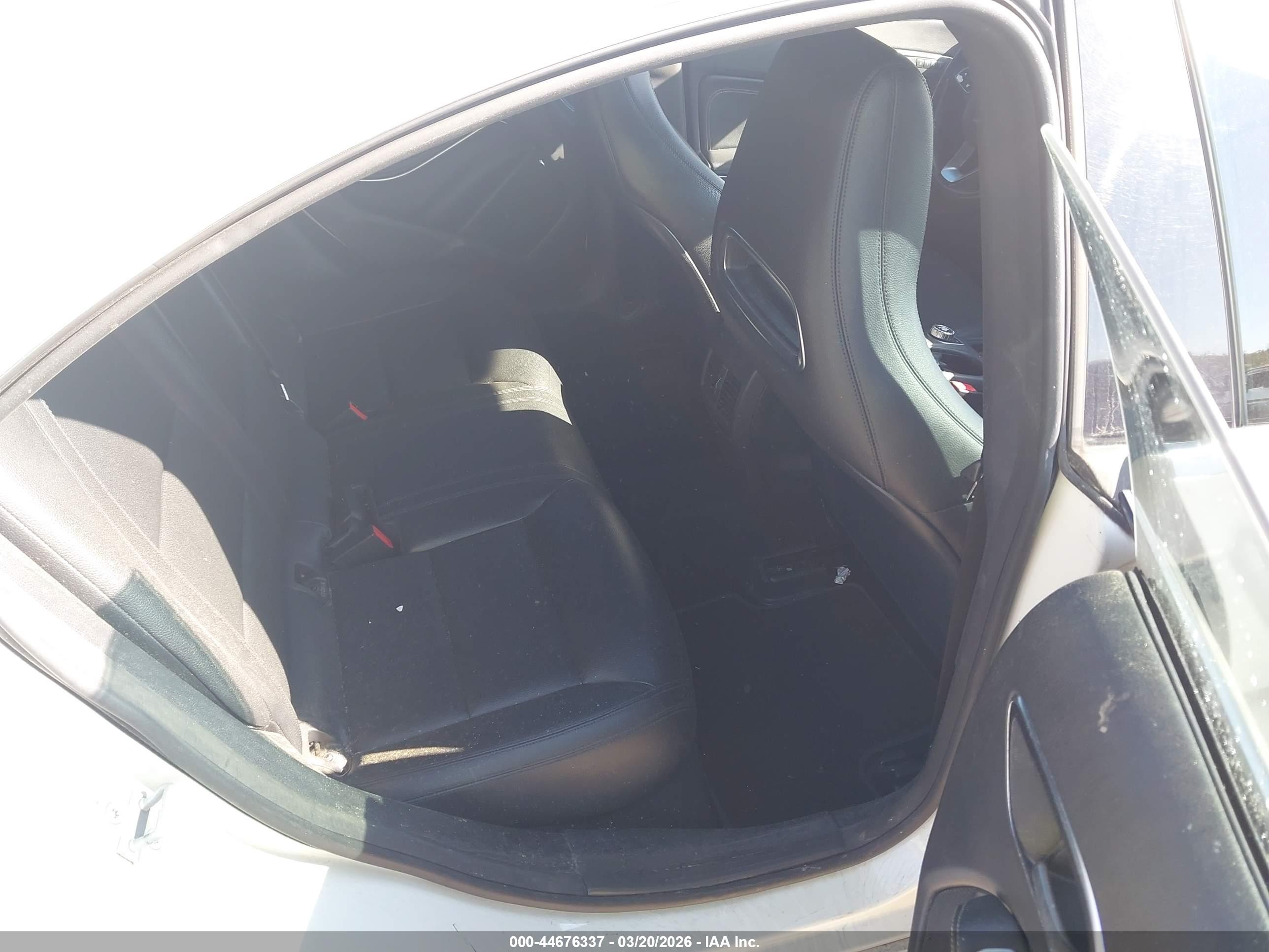 MERCEDES-BENZ CLA image 8