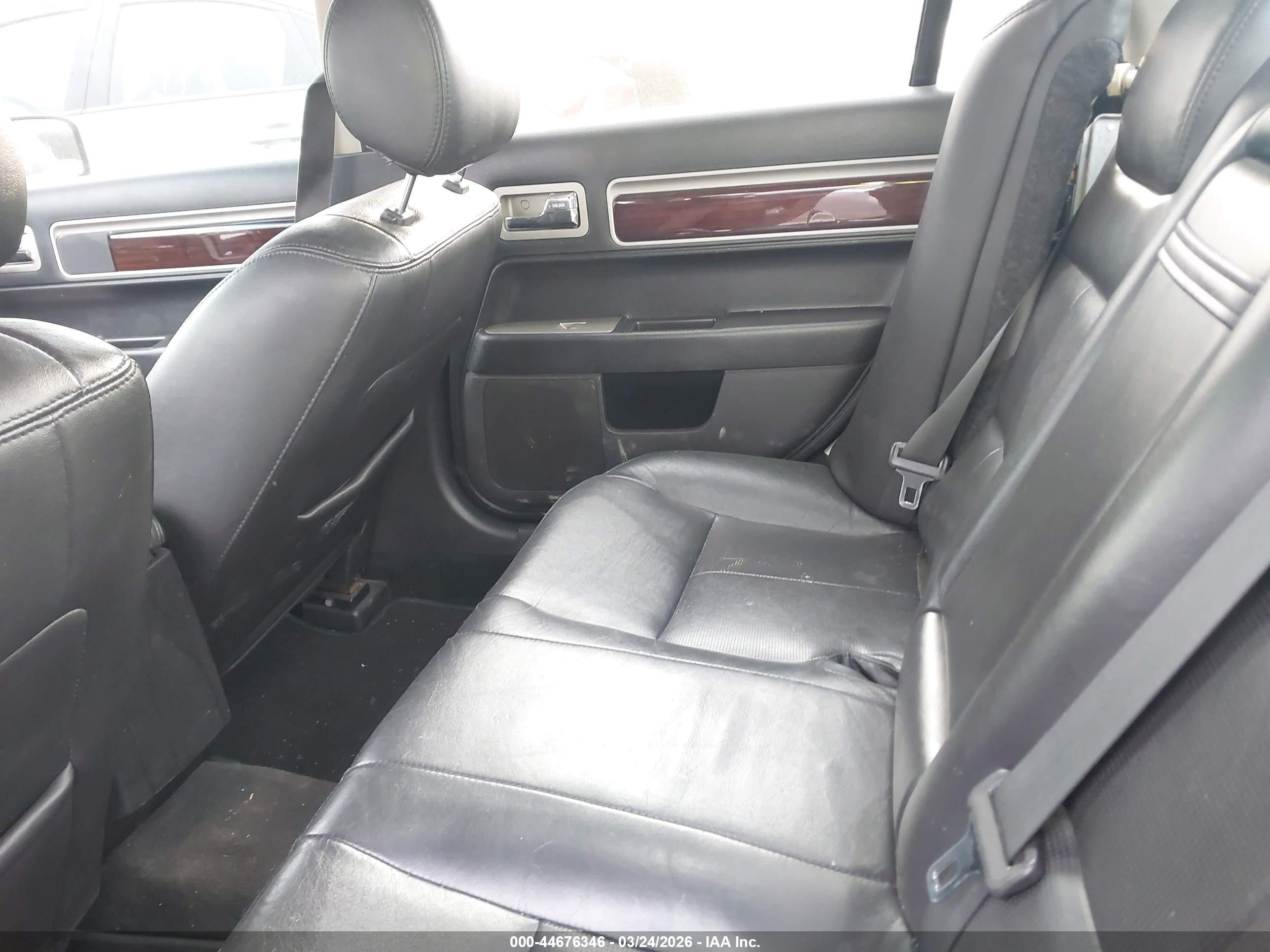 LINCOLN MKZ image 8