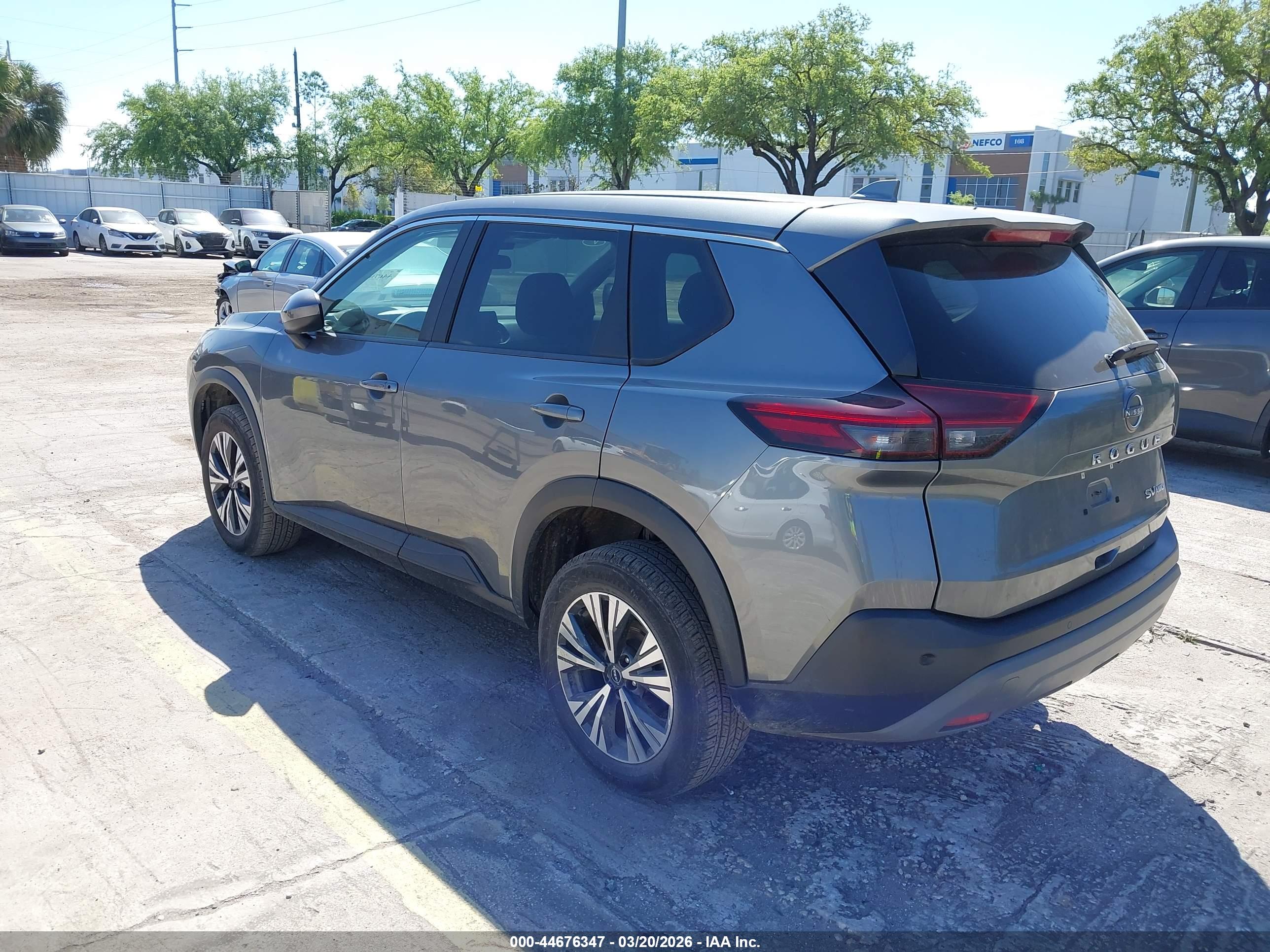 NISSAN ROGUE image 3
