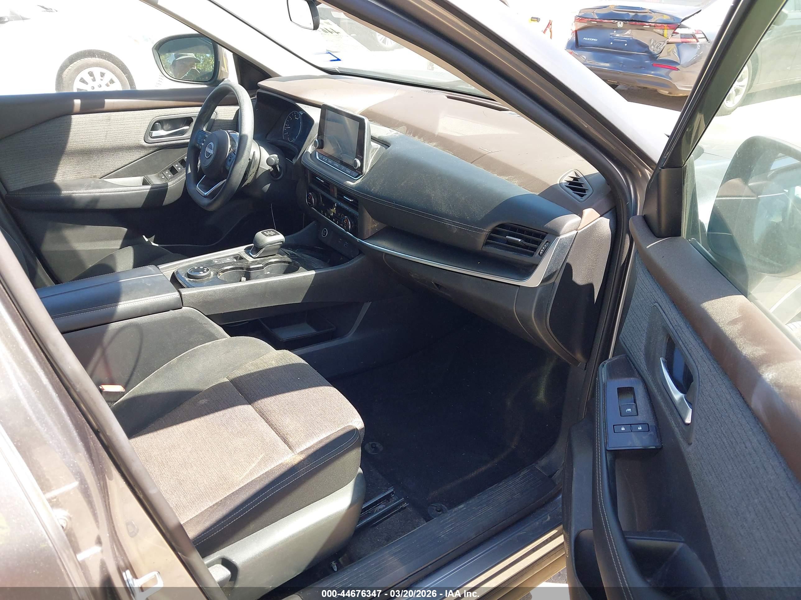 NISSAN ROGUE image 5