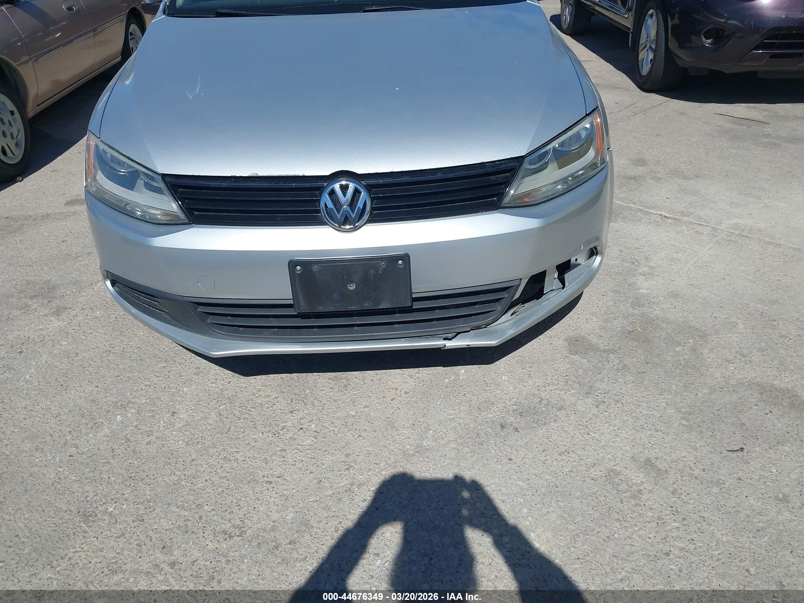 VOLKSWAGEN JETTA image 6