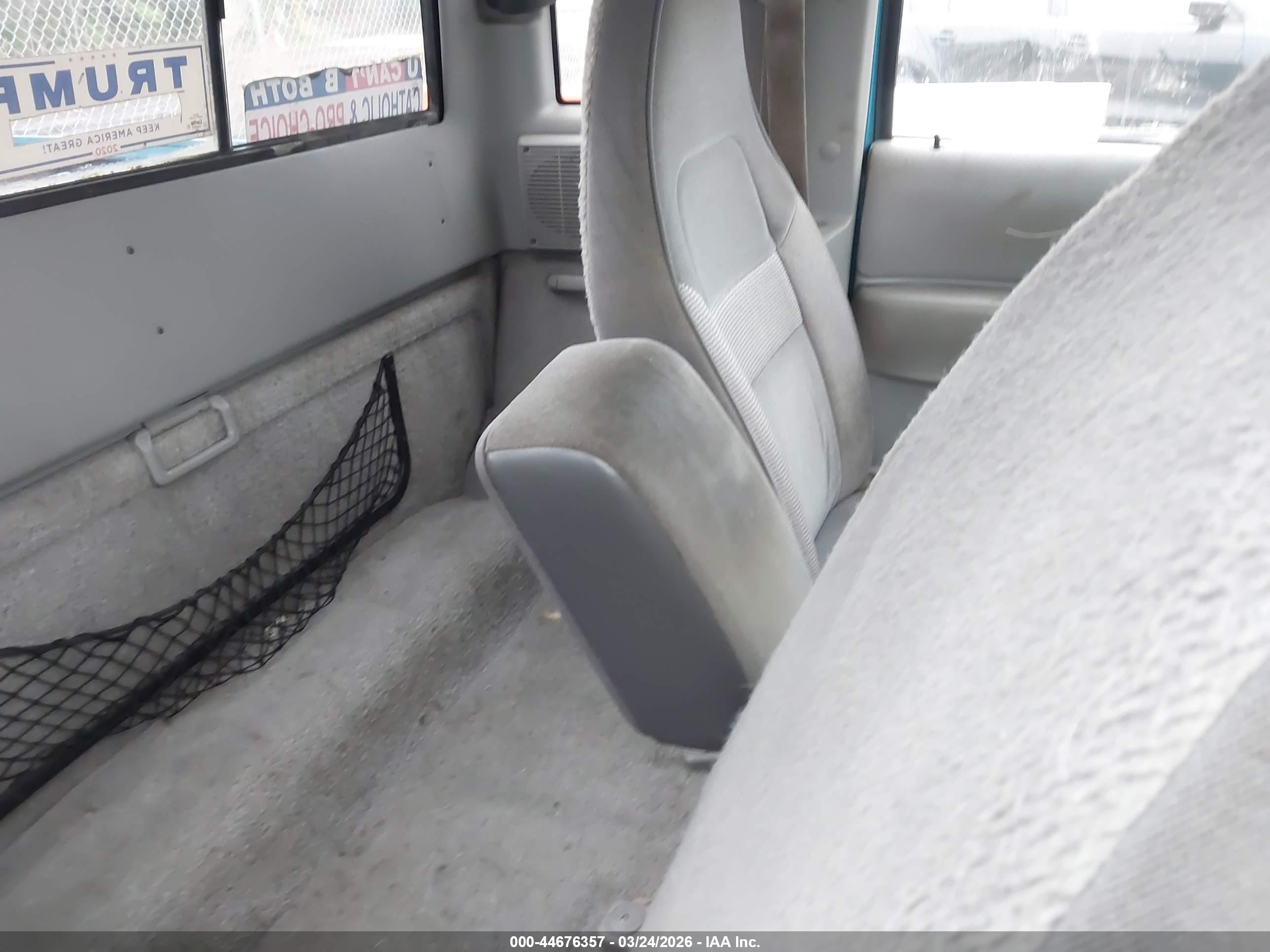 MAZDA B2300 image 8
