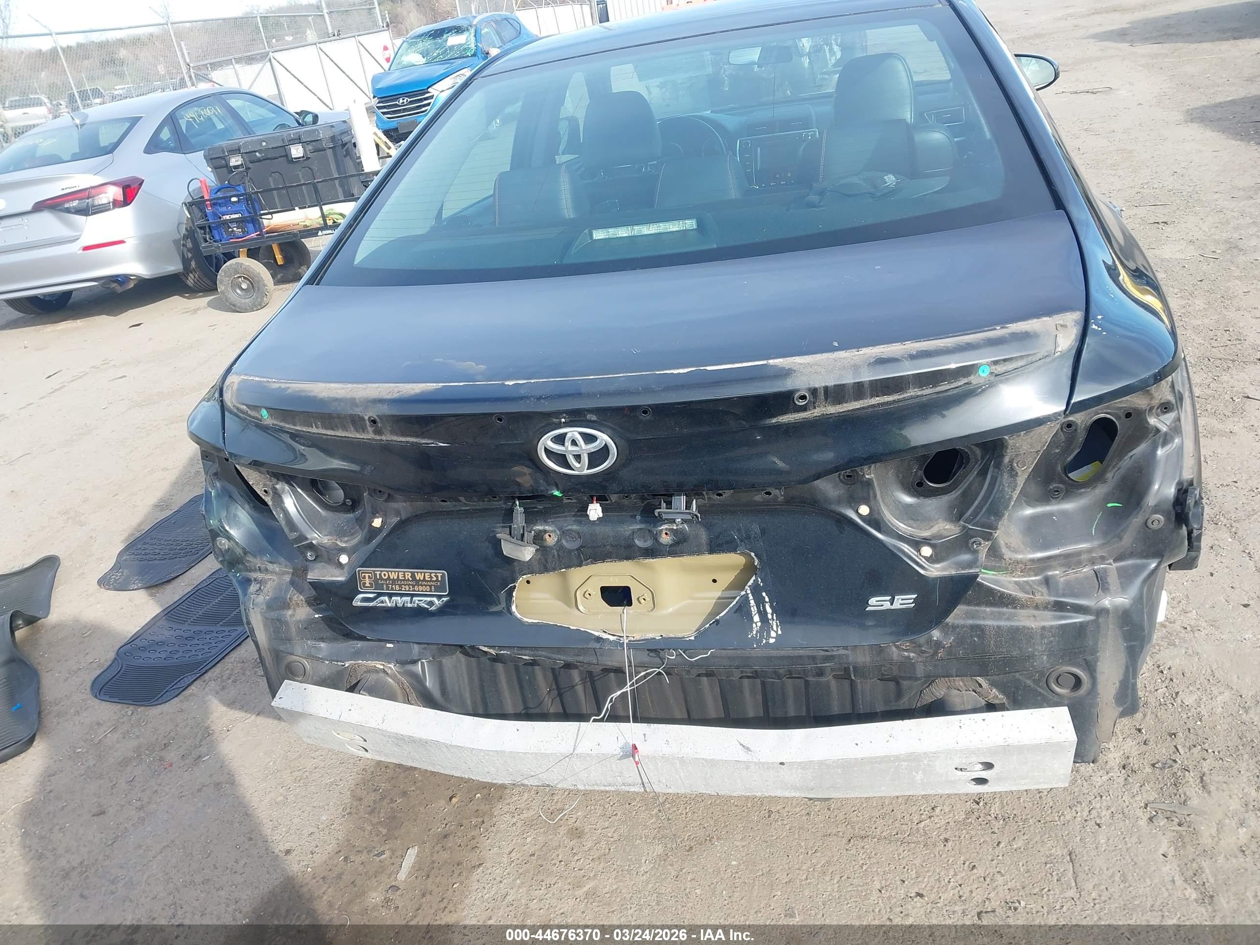 TOYOTA CAMRY image 6