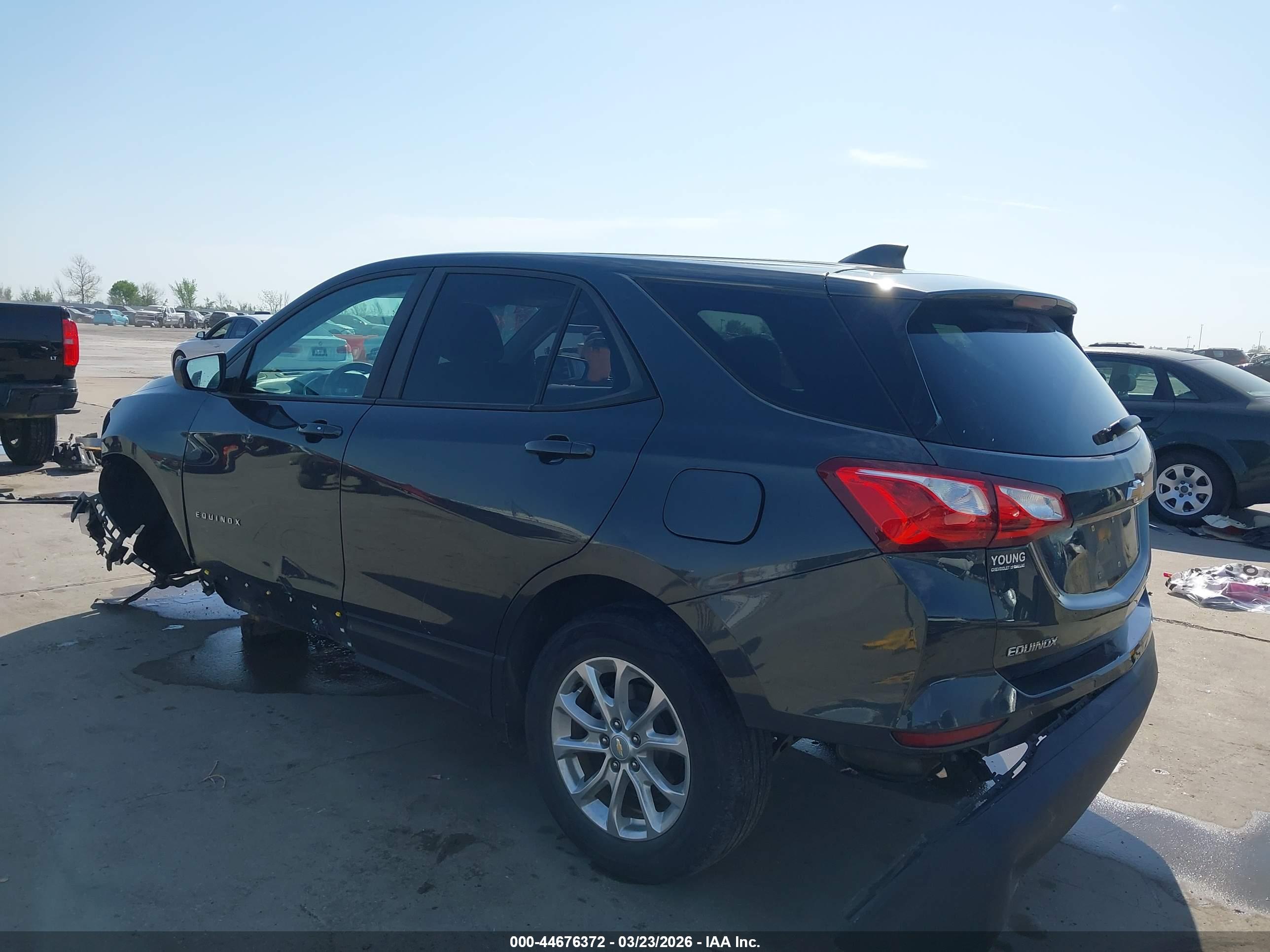 CHEVROLET EQUINOX image 3