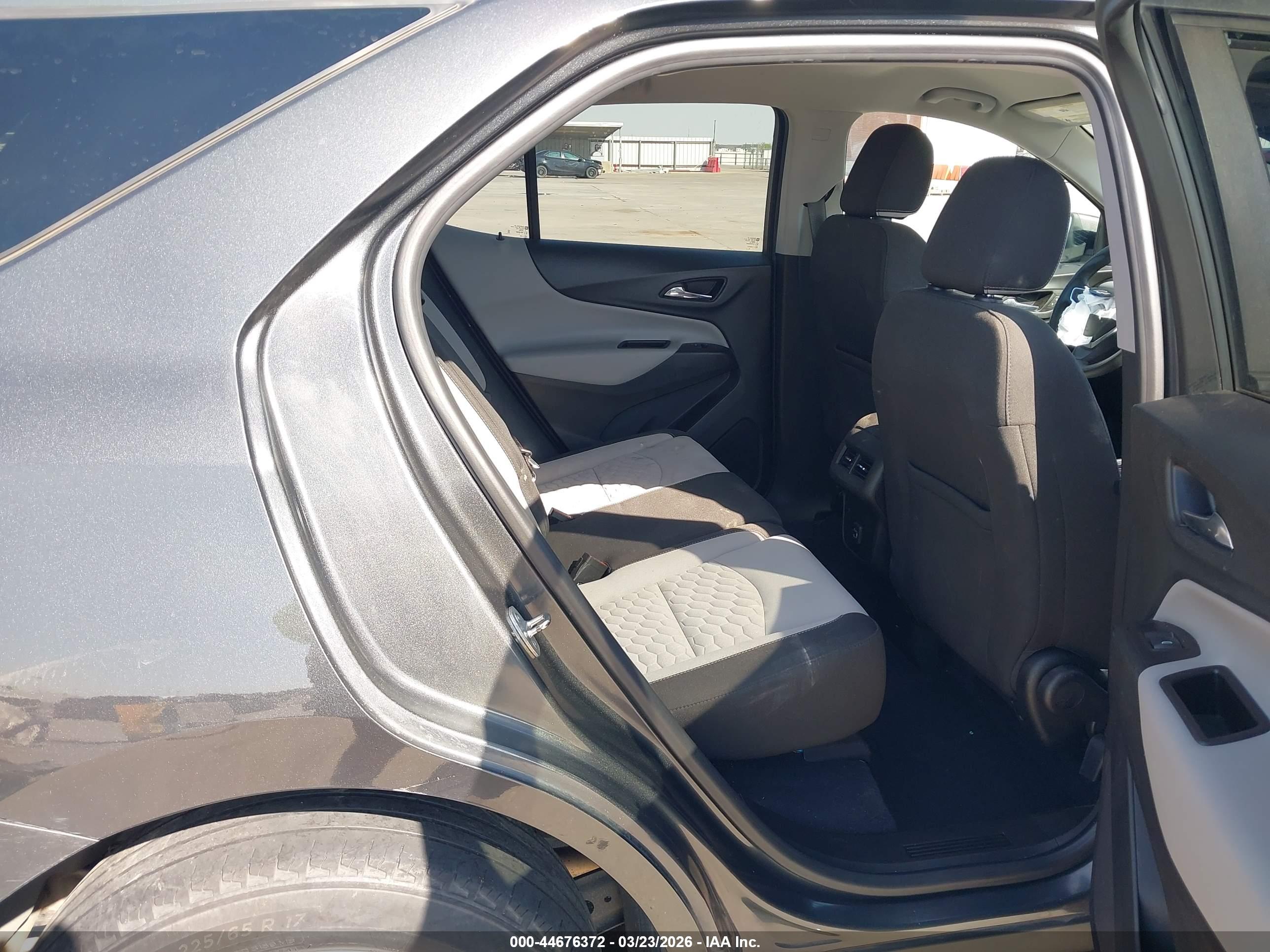 CHEVROLET EQUINOX image 8