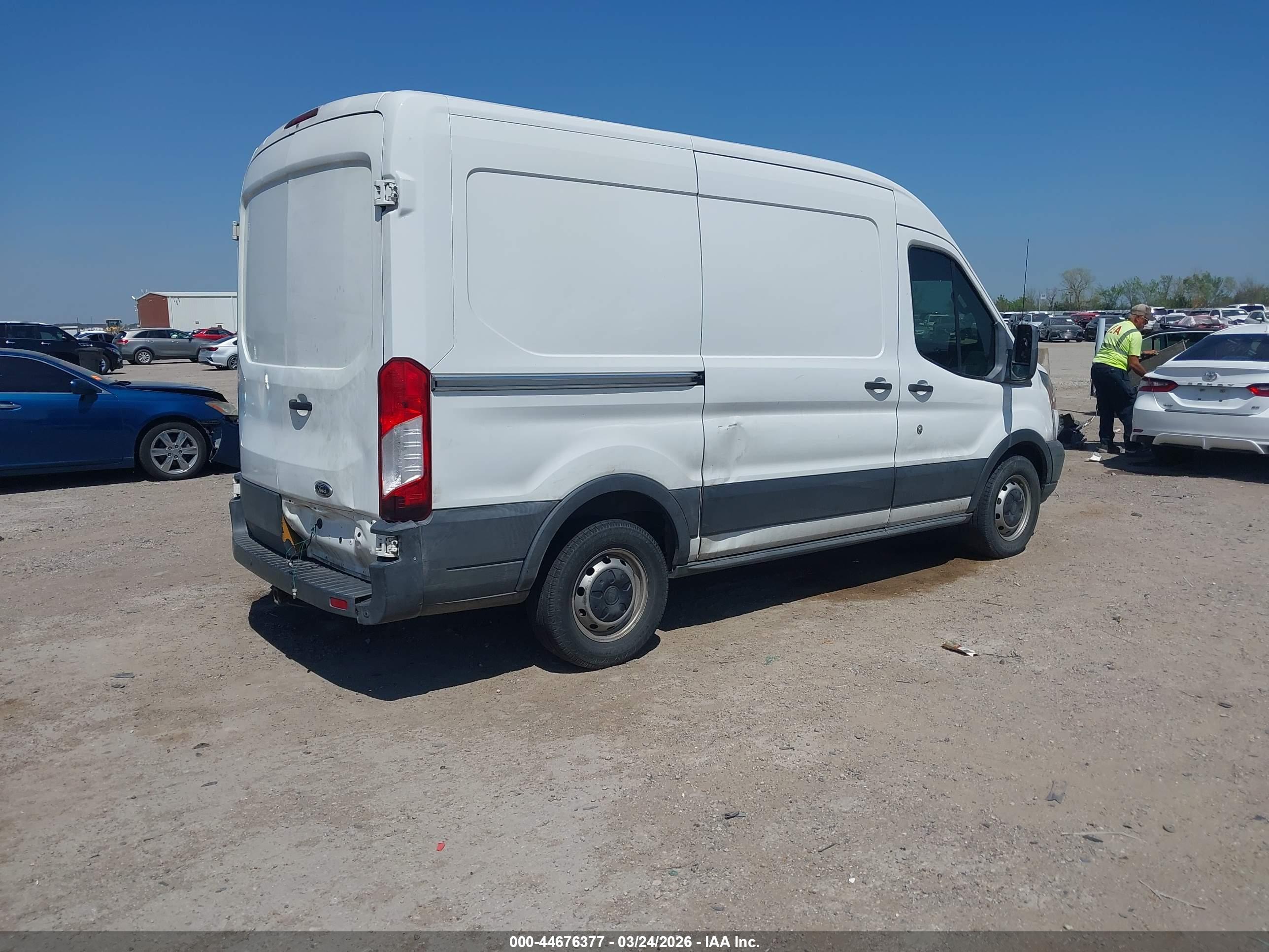 FORD TRANSIT-150 image 4
