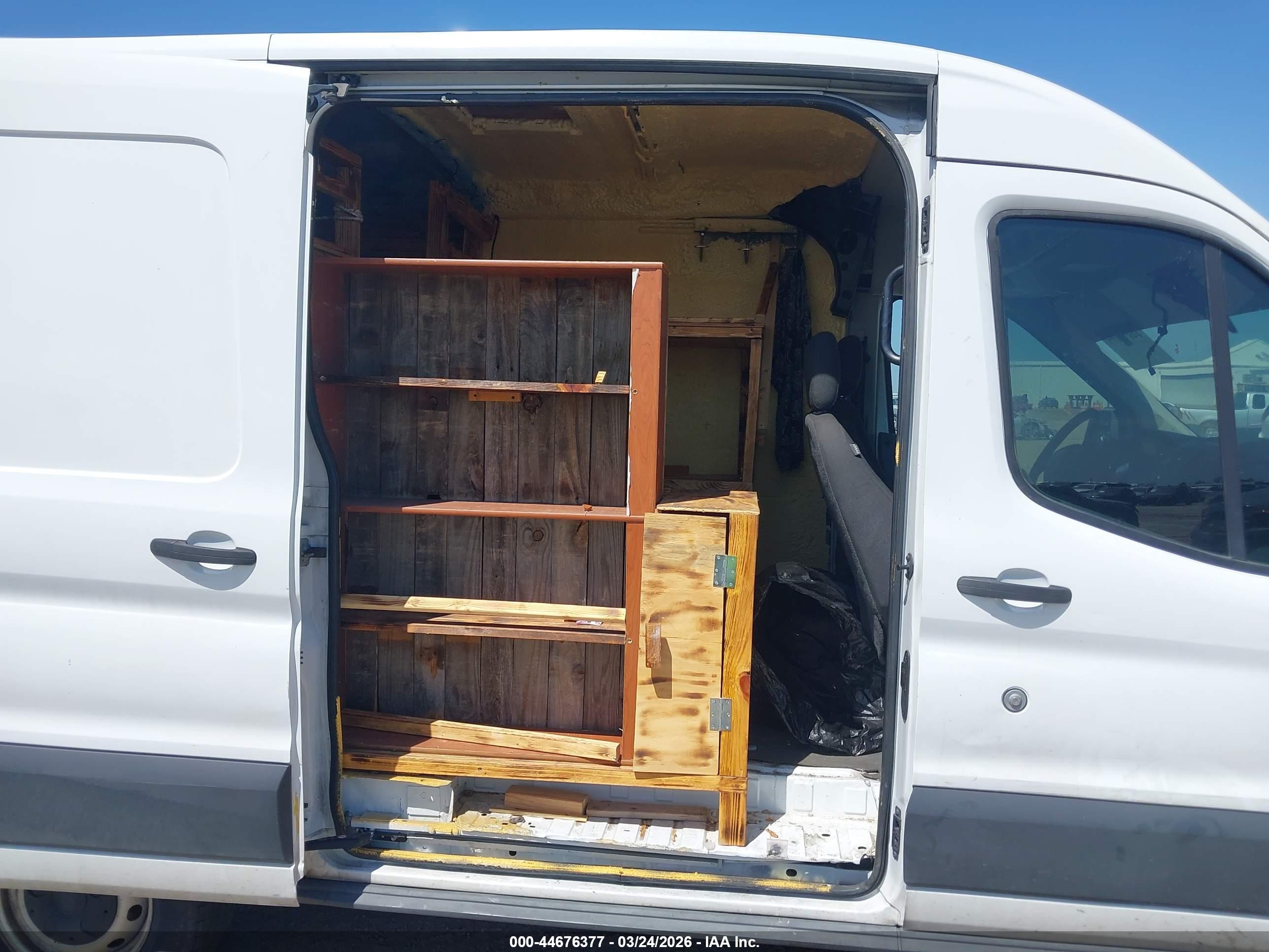 FORD TRANSIT-150 image 8