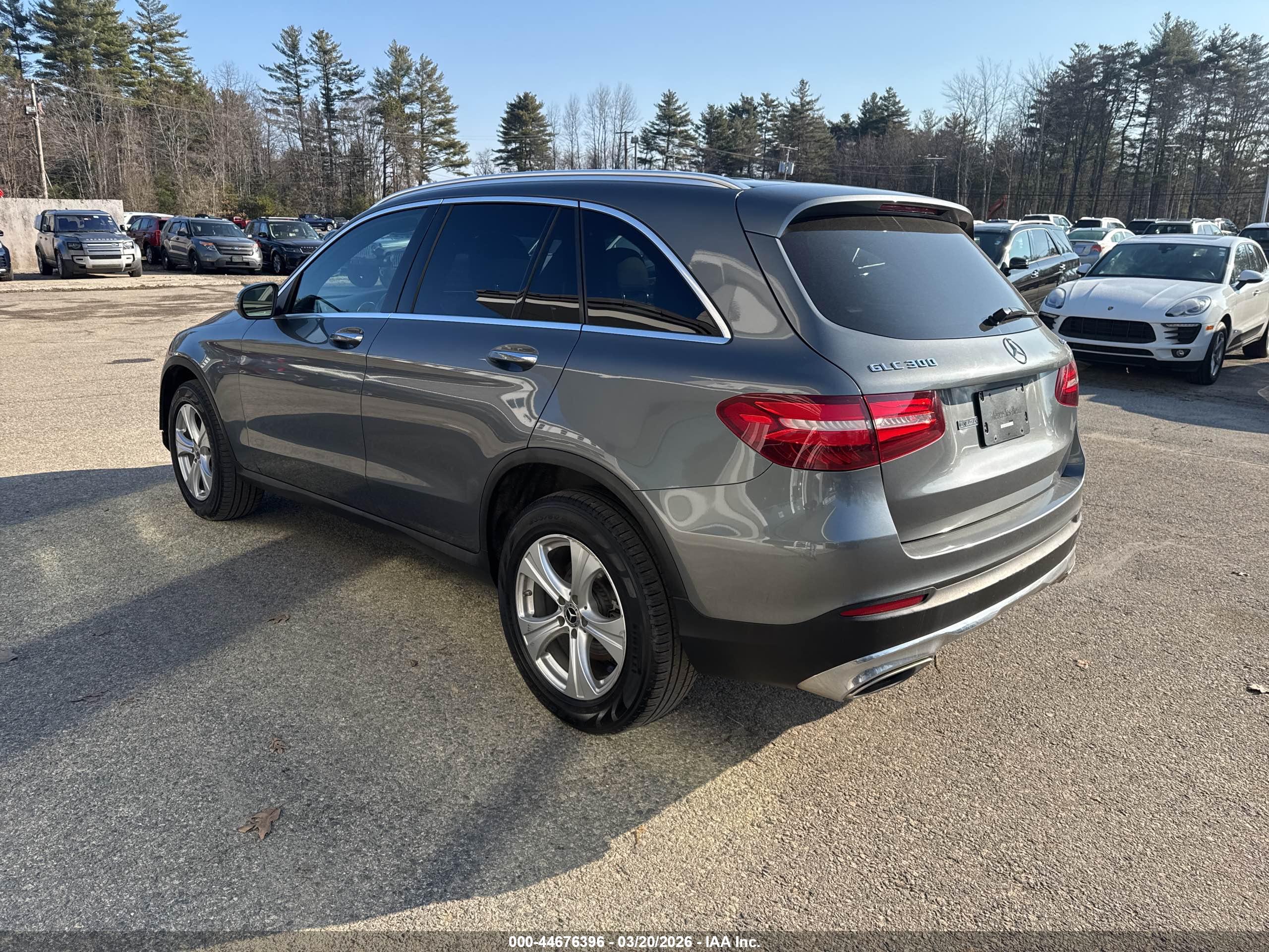 MERCEDES-BENZ GLC image 3