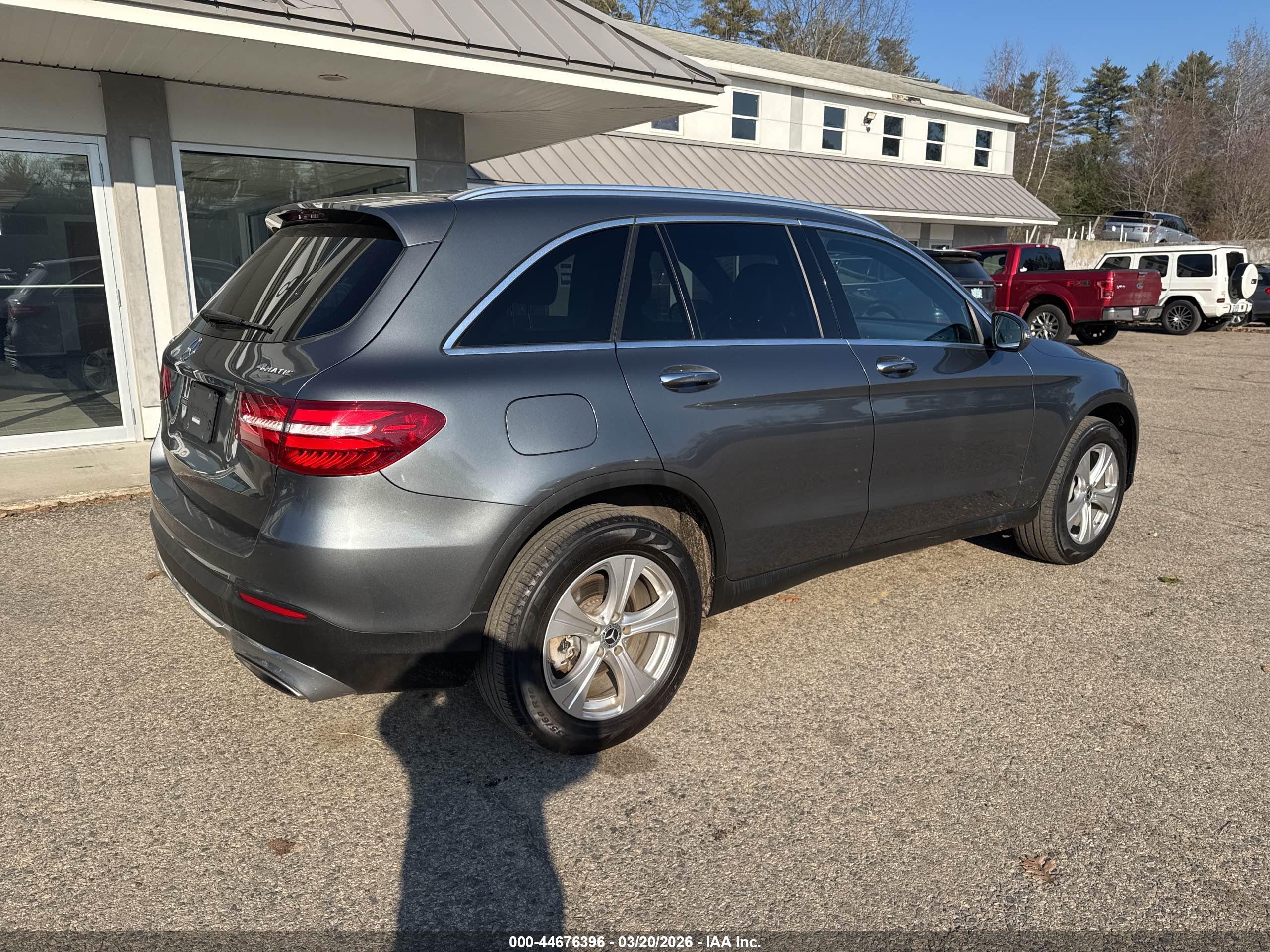 MERCEDES-BENZ GLC image 4