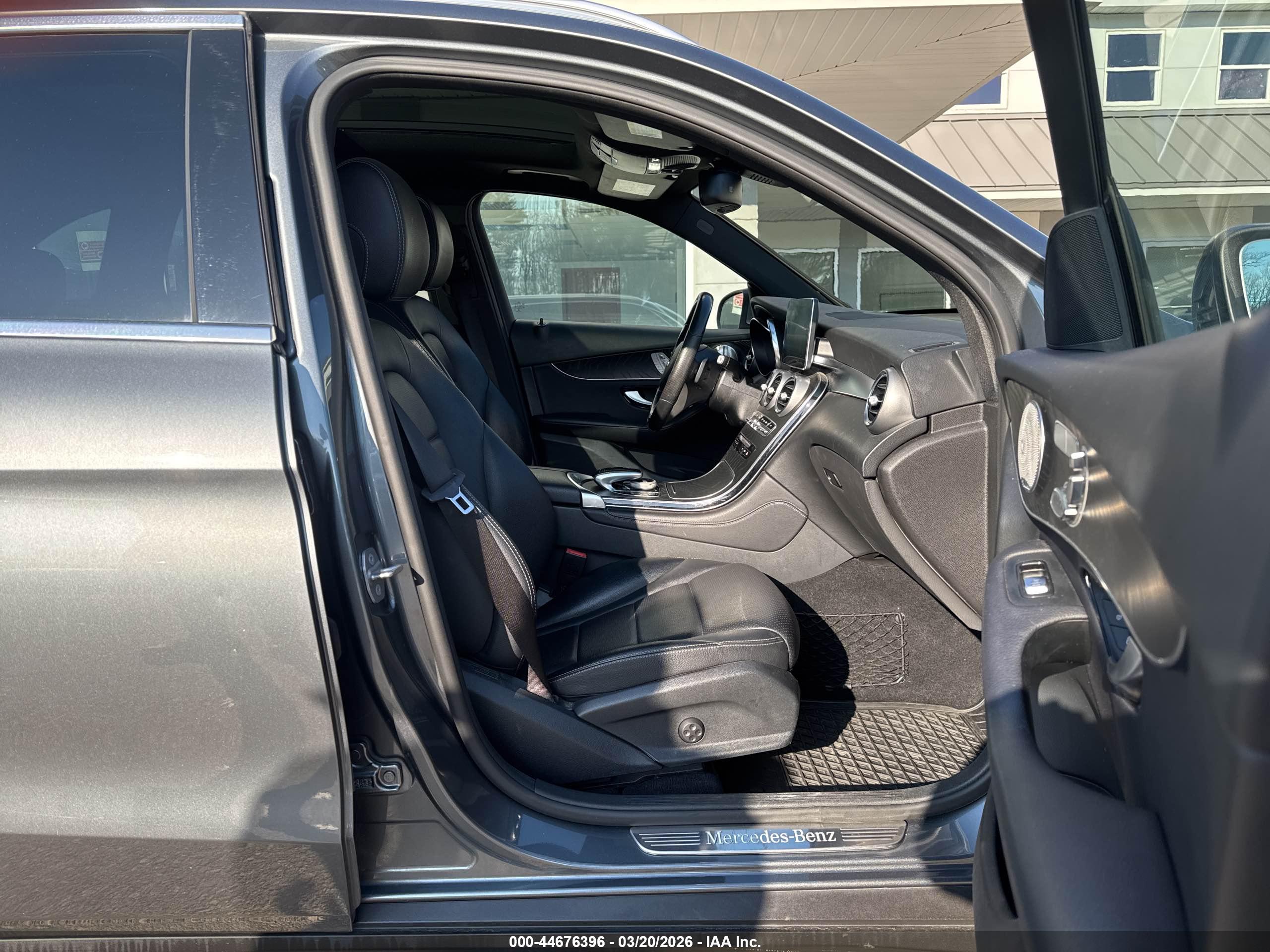 MERCEDES-BENZ GLC image 5
