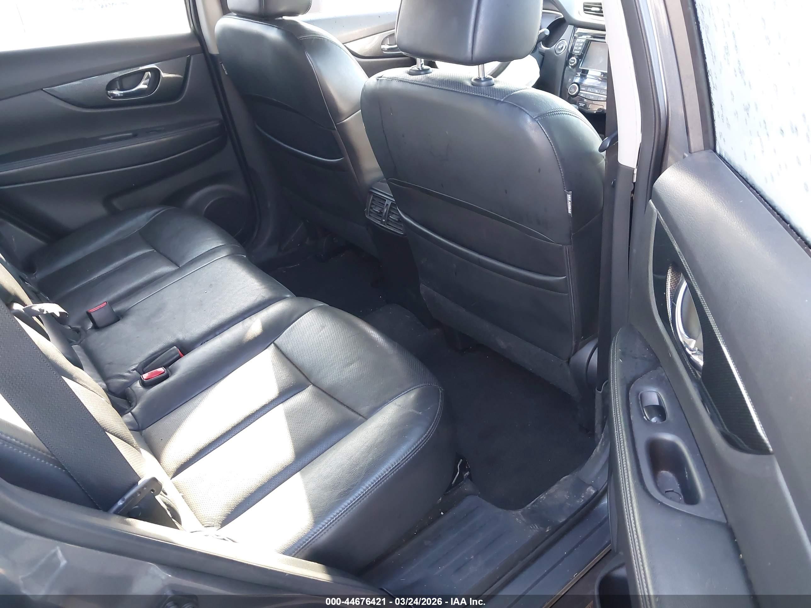 NISSAN ROGUE image 8