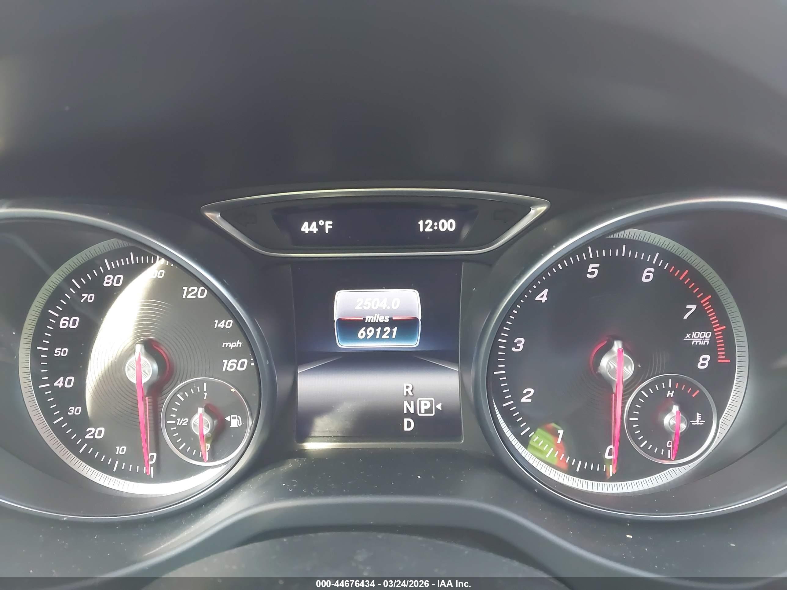 MERCEDES-BENZ GLA image 7