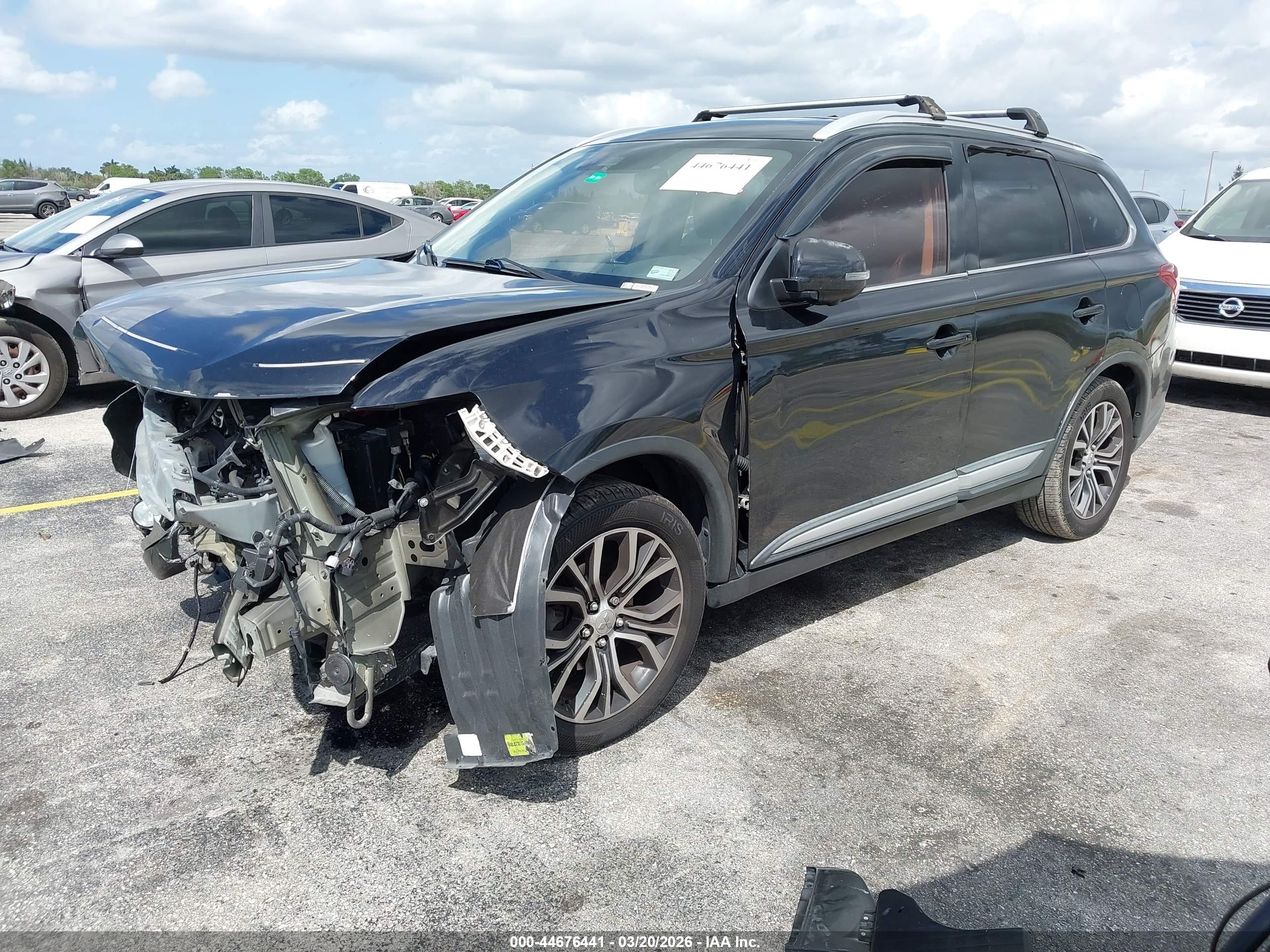 MITSUBISHI OUTLANDER image 2