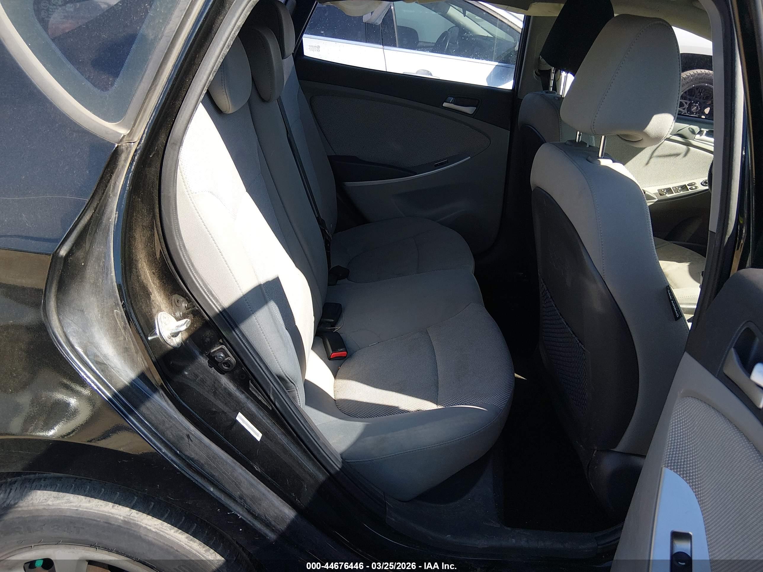 HYUNDAI ACCENT image 8