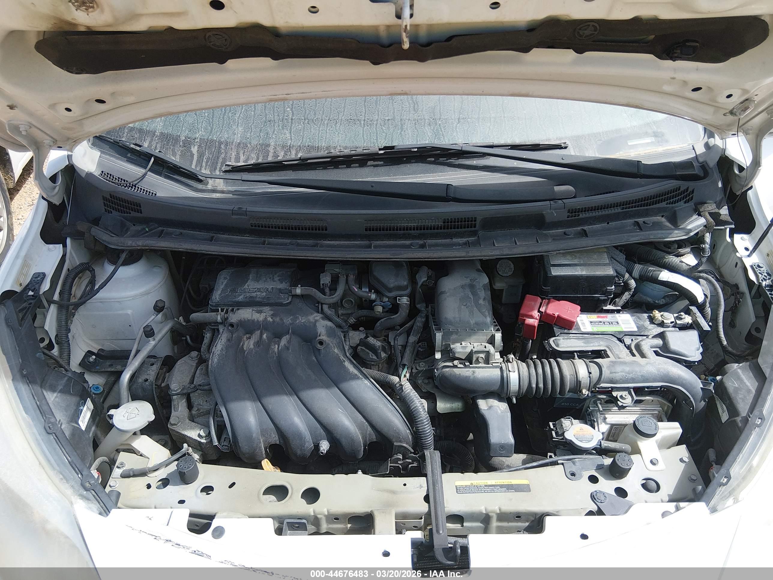 NISSAN VERSA image 10