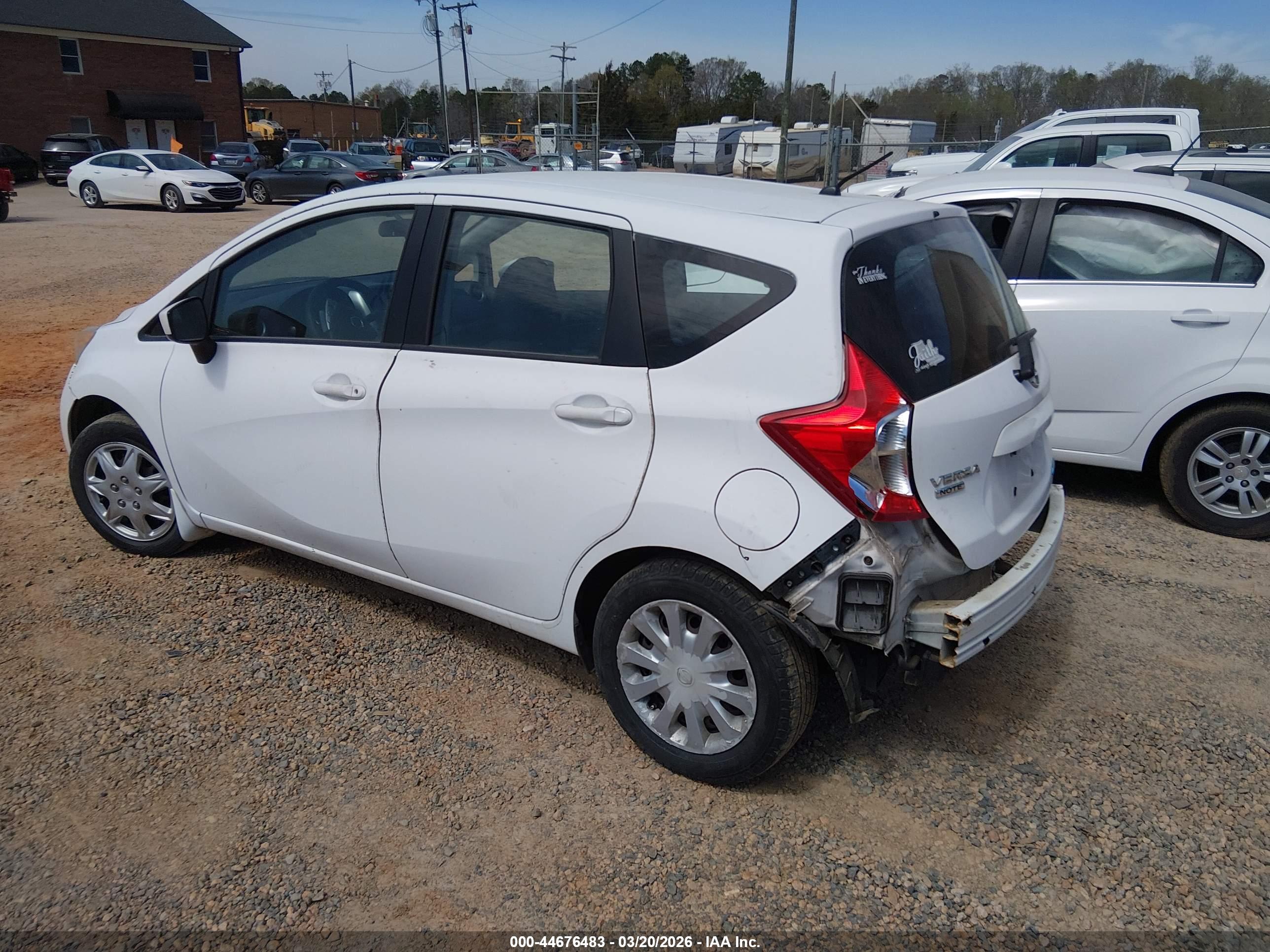 NISSAN VERSA image 3