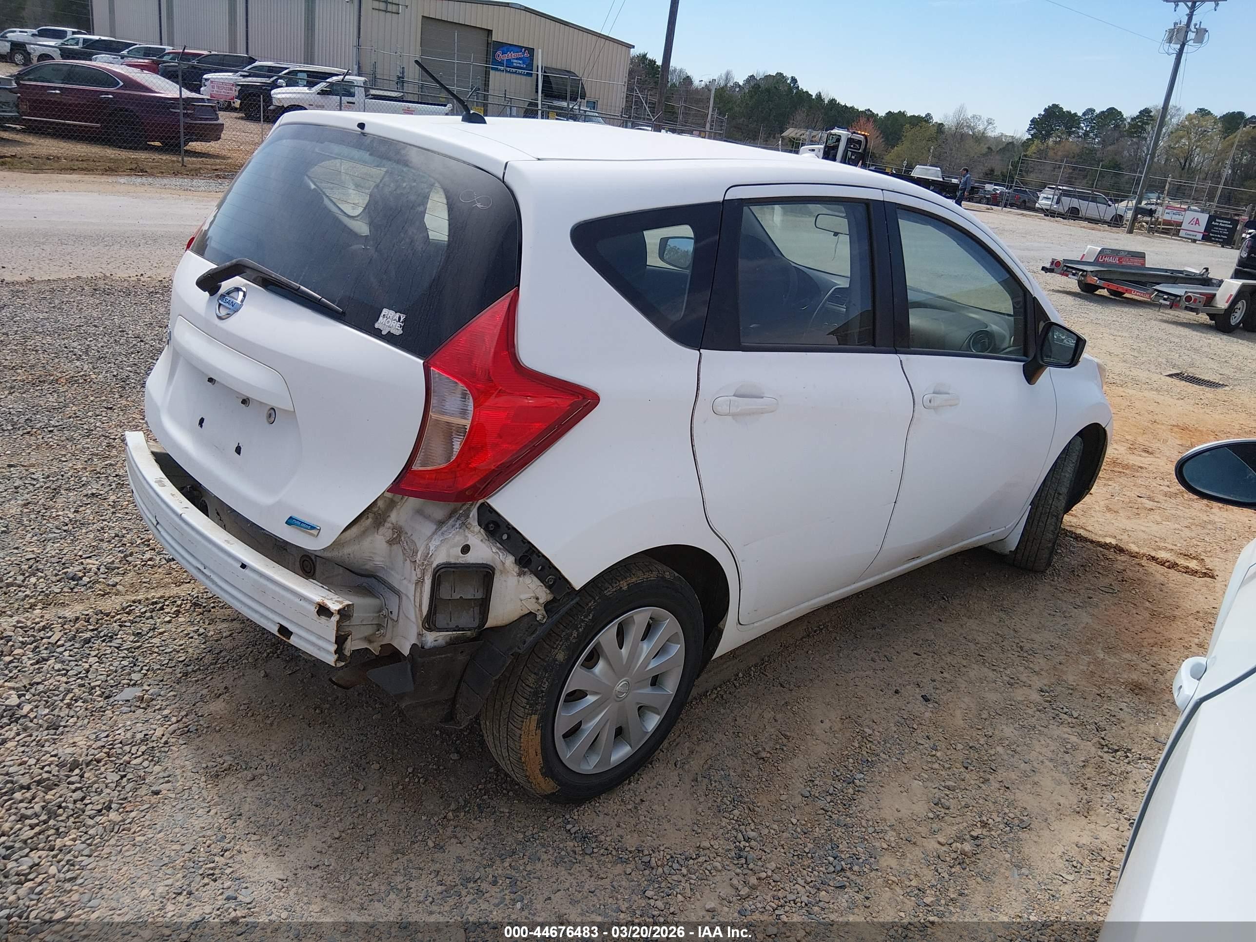 NISSAN VERSA image 4