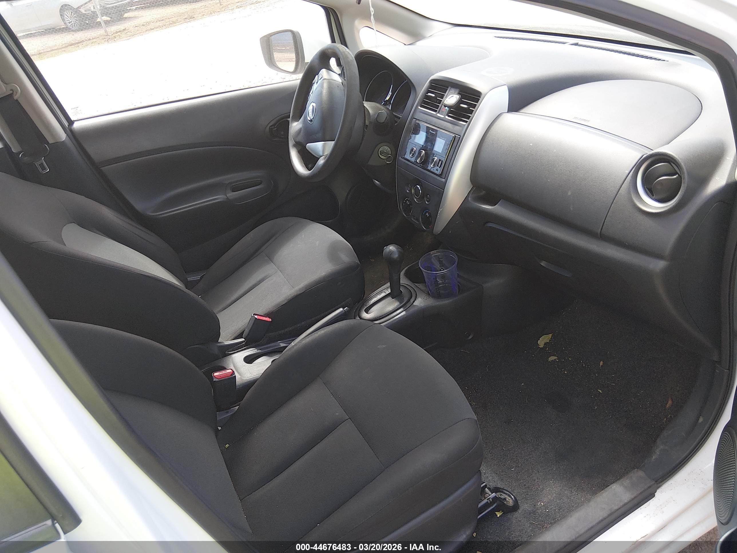 NISSAN VERSA image 5