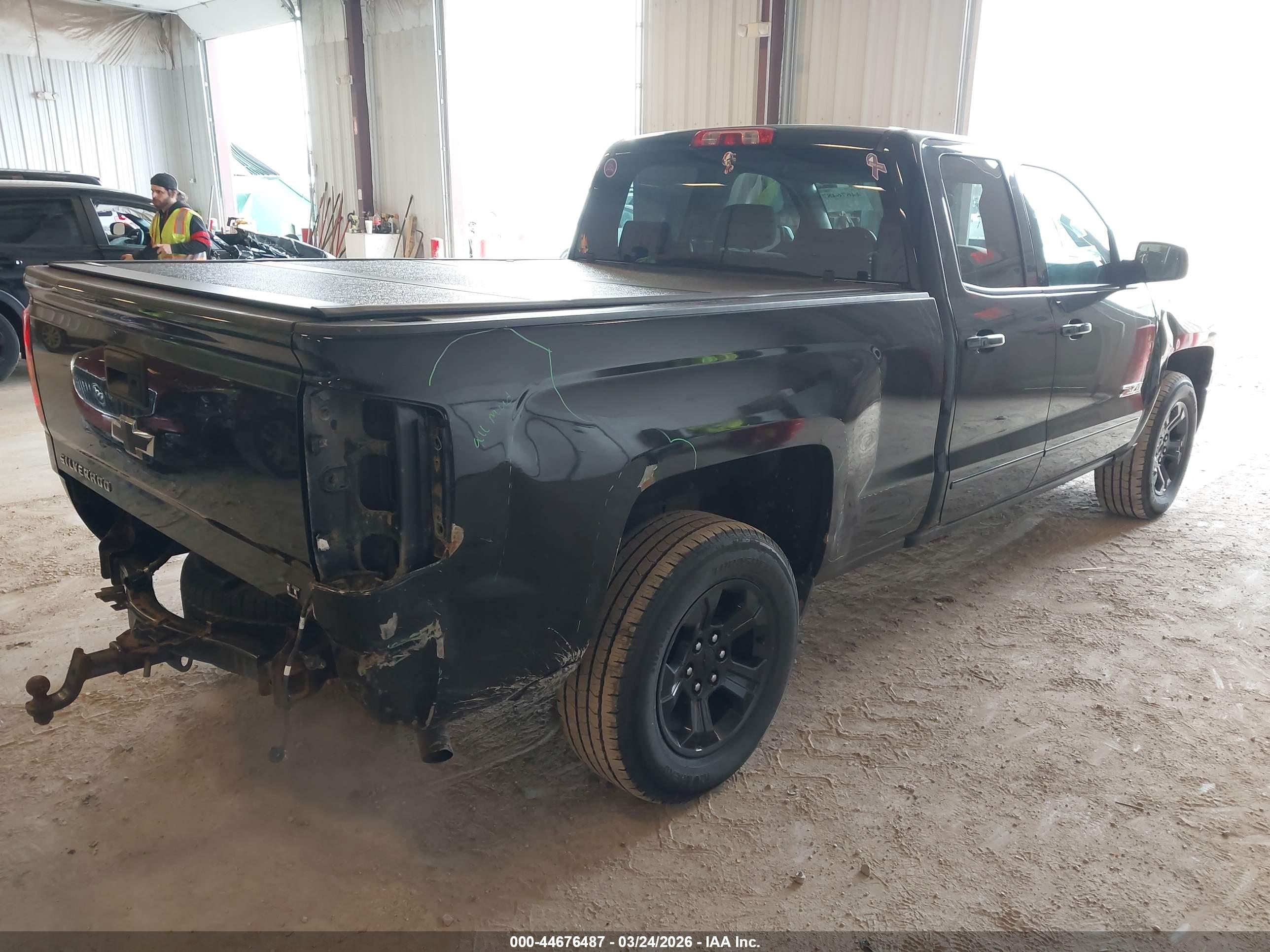 CHEVROLET SILVERADO image 4