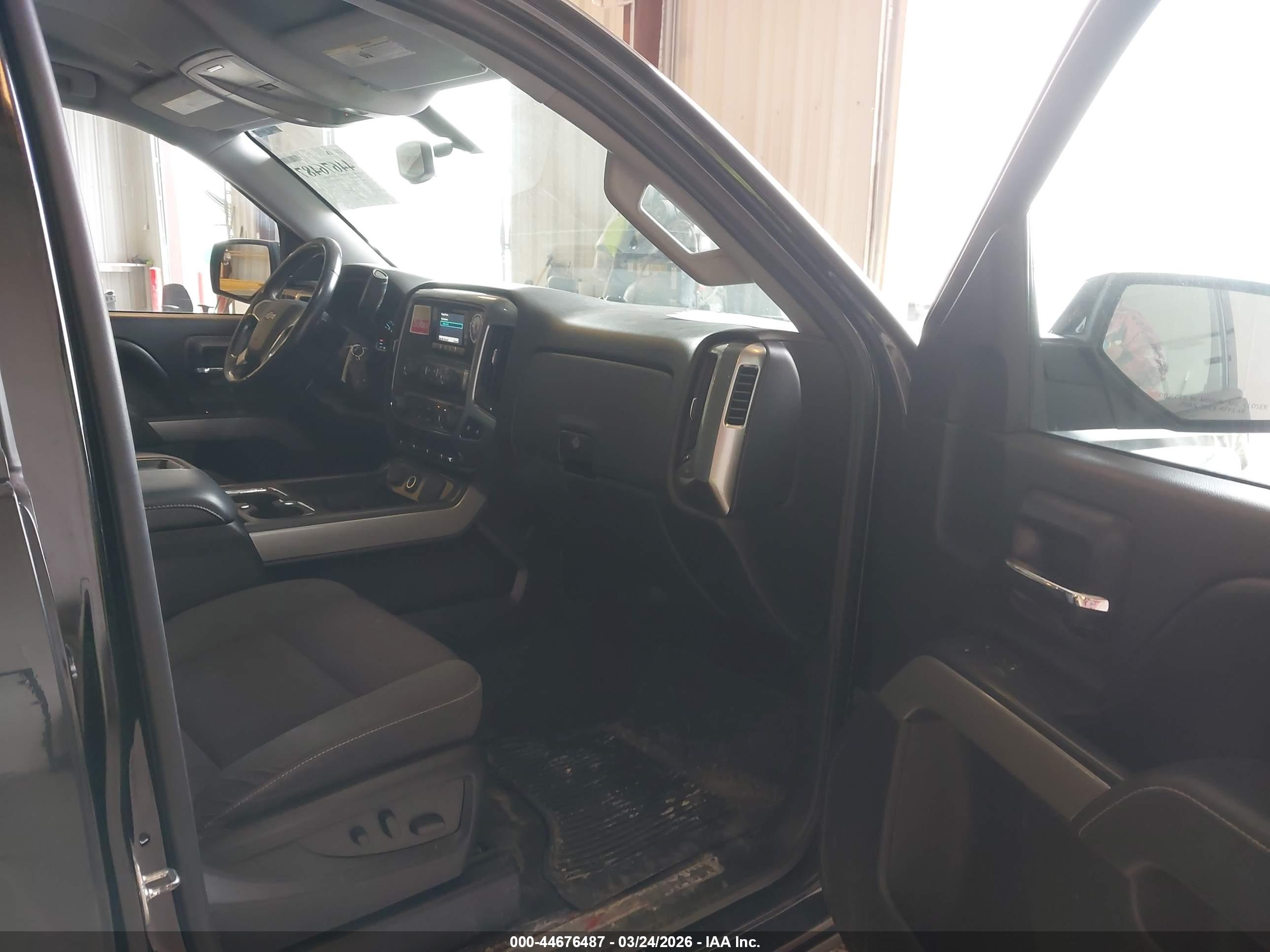 CHEVROLET SILVERADO image 5