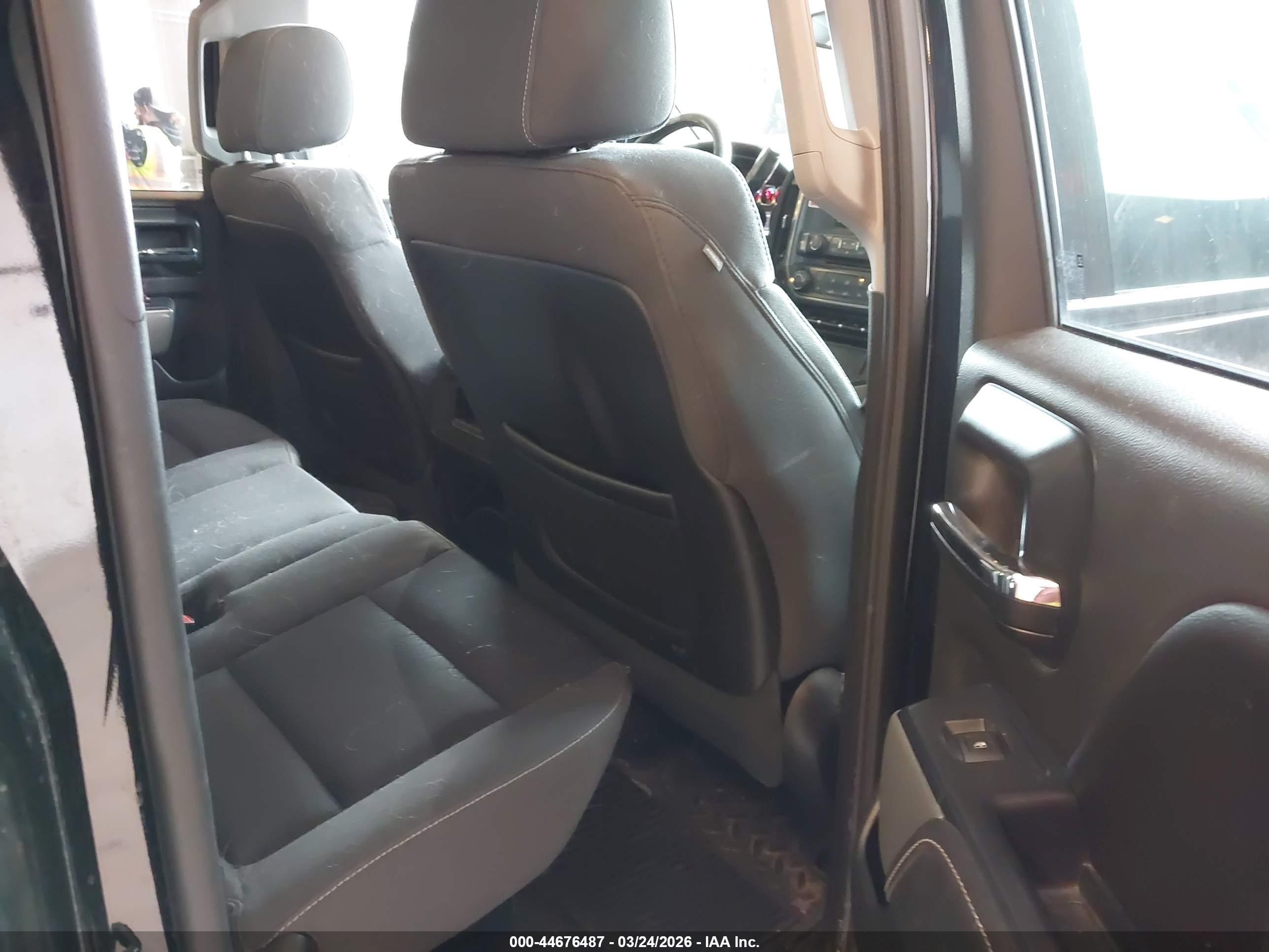 CHEVROLET SILVERADO image 8