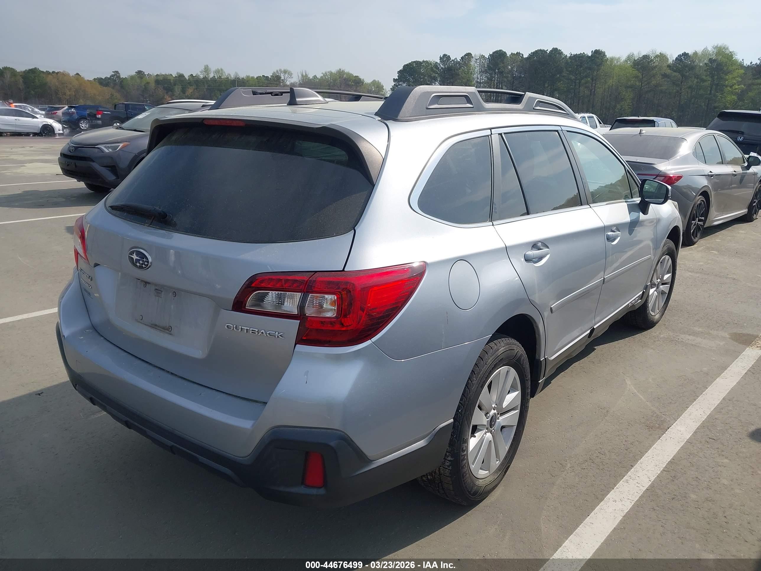 SUBARU OUTBACK image 4