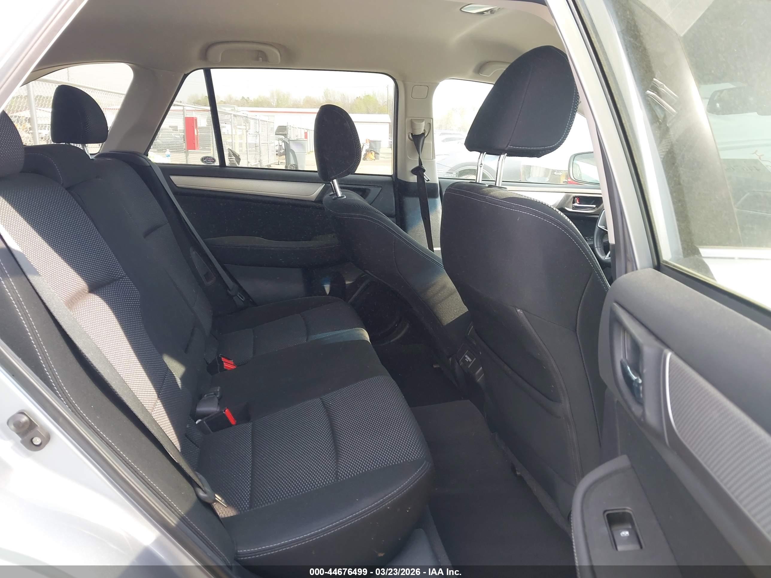 SUBARU OUTBACK image 8