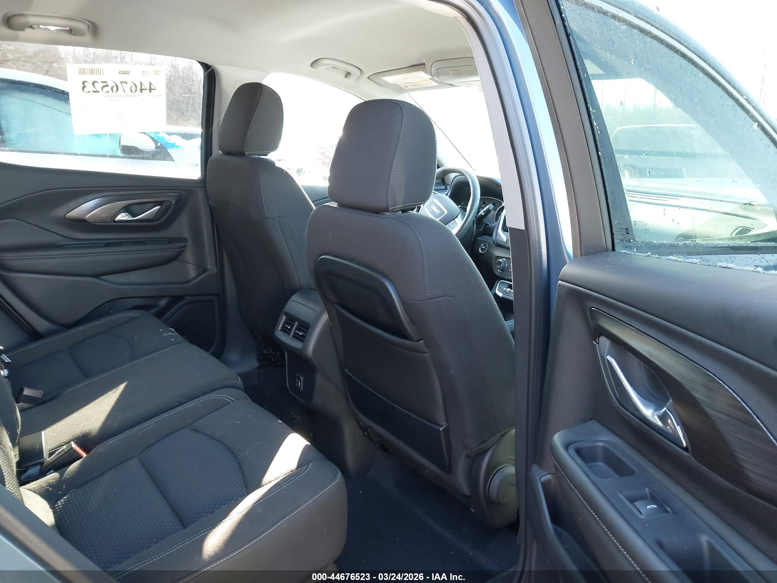 GMC TERRAIN image 8