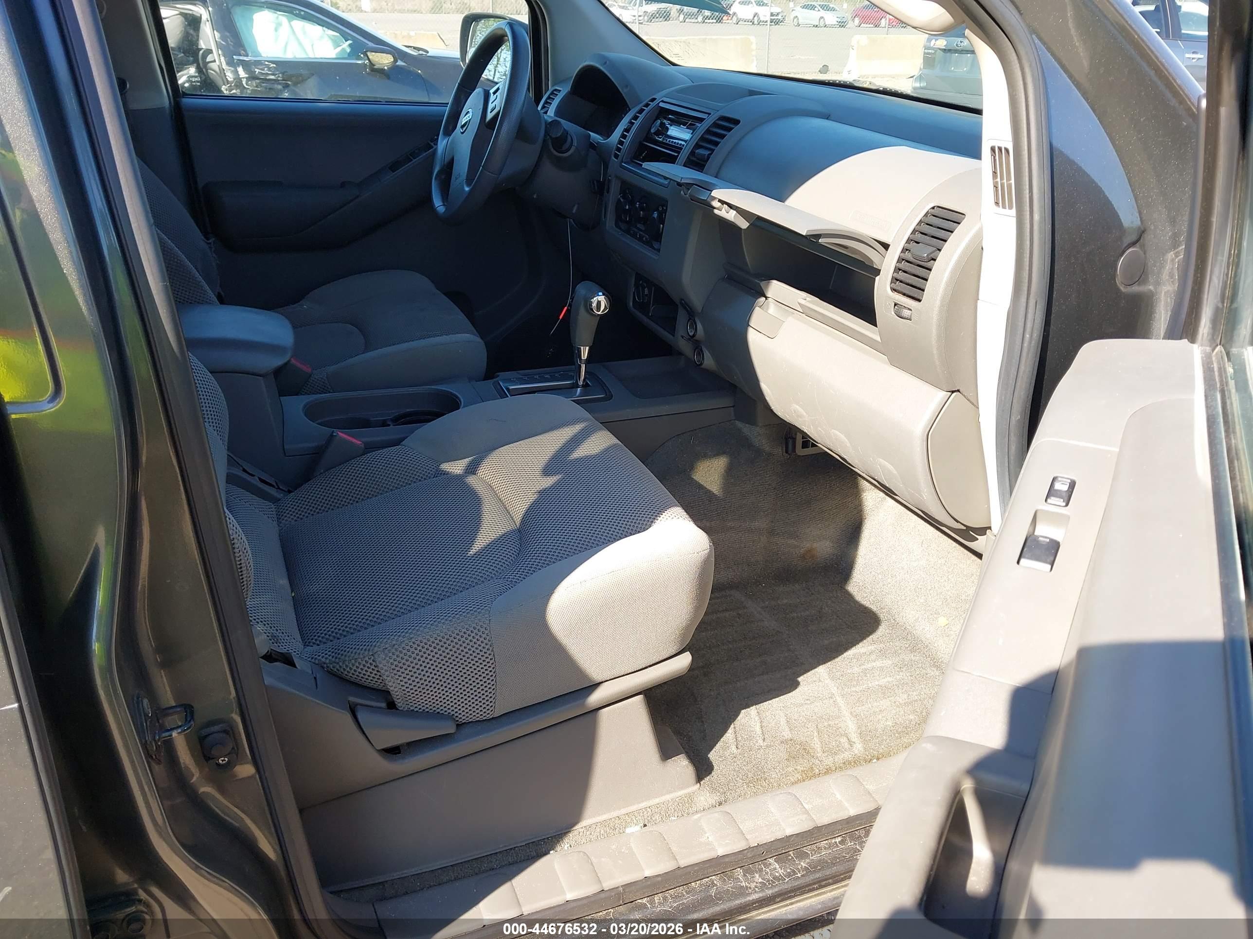 NISSAN FRONTIER image 5
