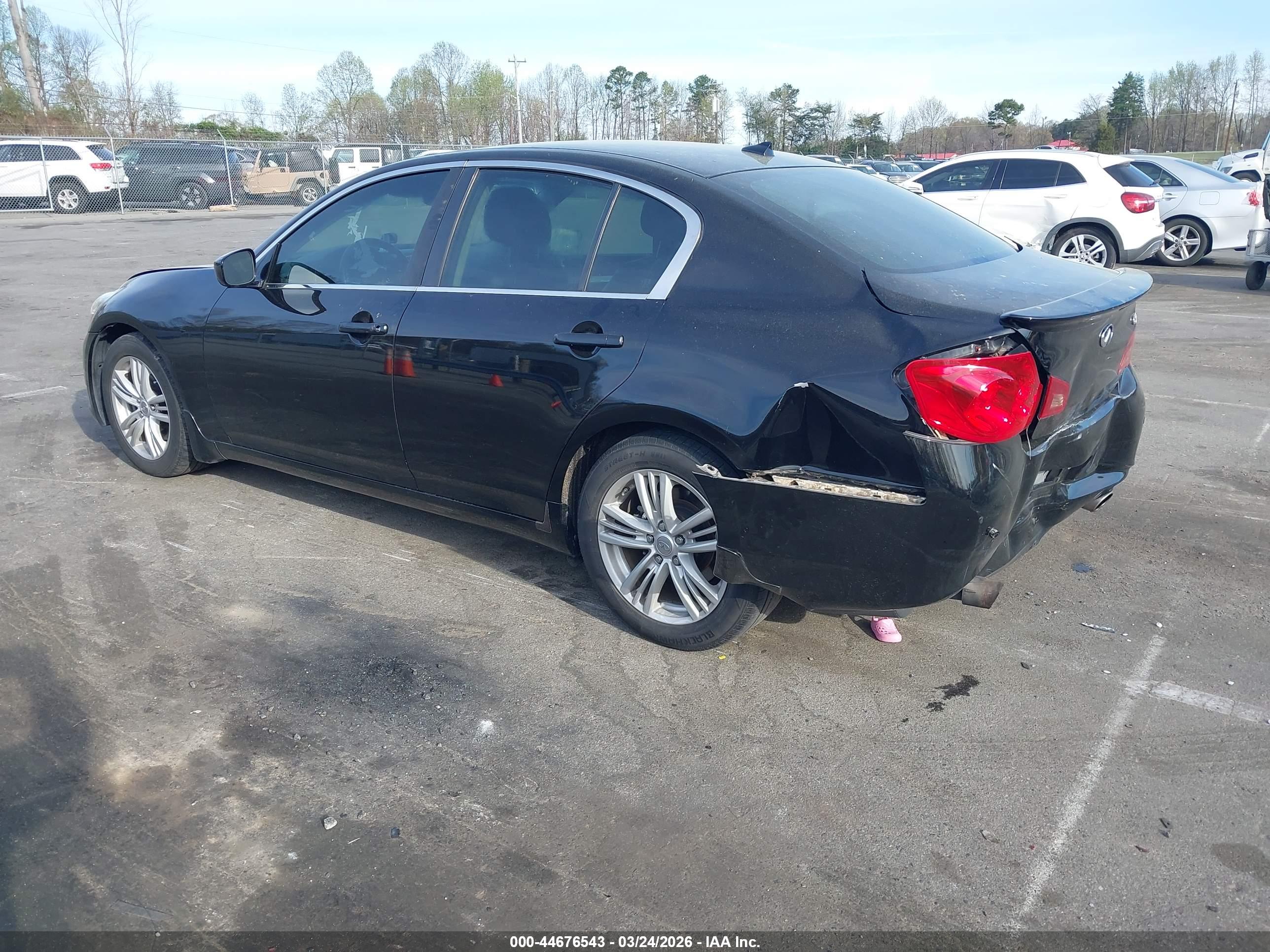 INFINITI G37 image 3
