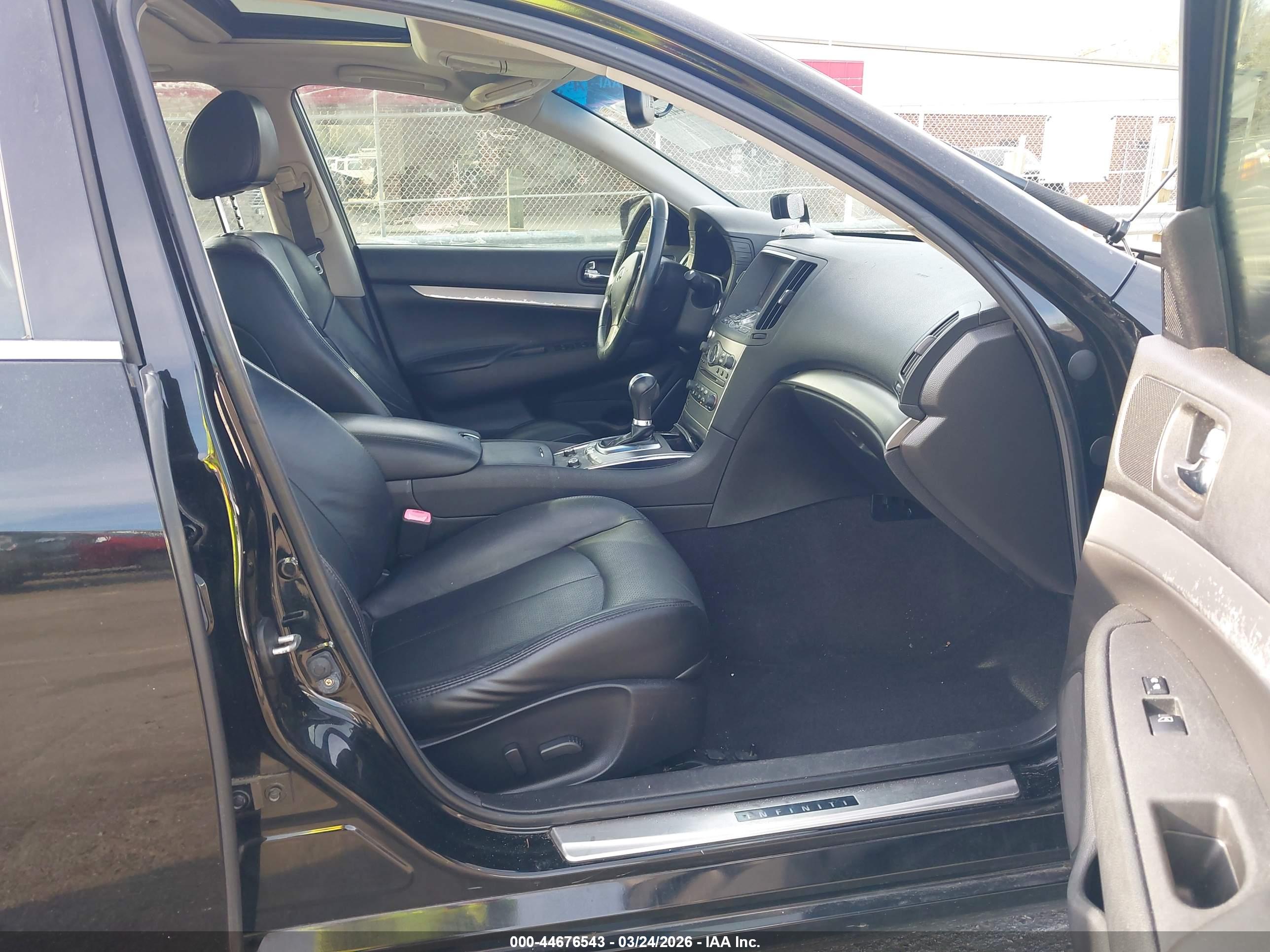 INFINITI G37 image 5