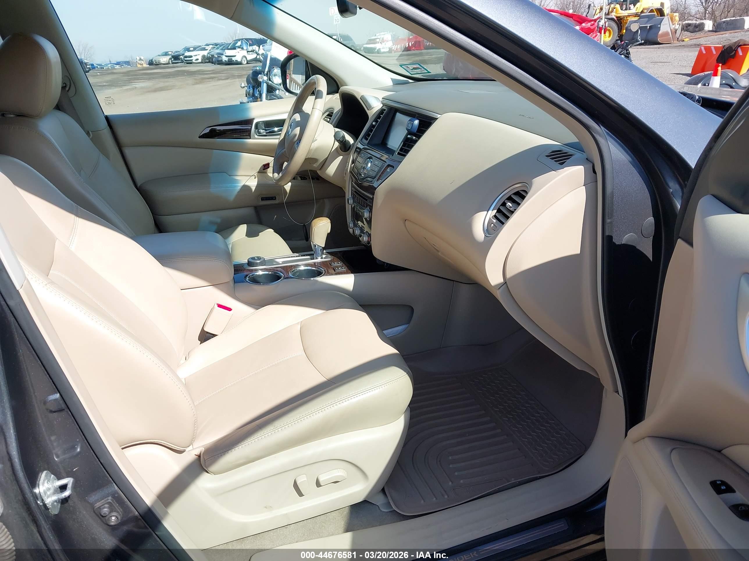 NISSAN PATHFINDER image 5