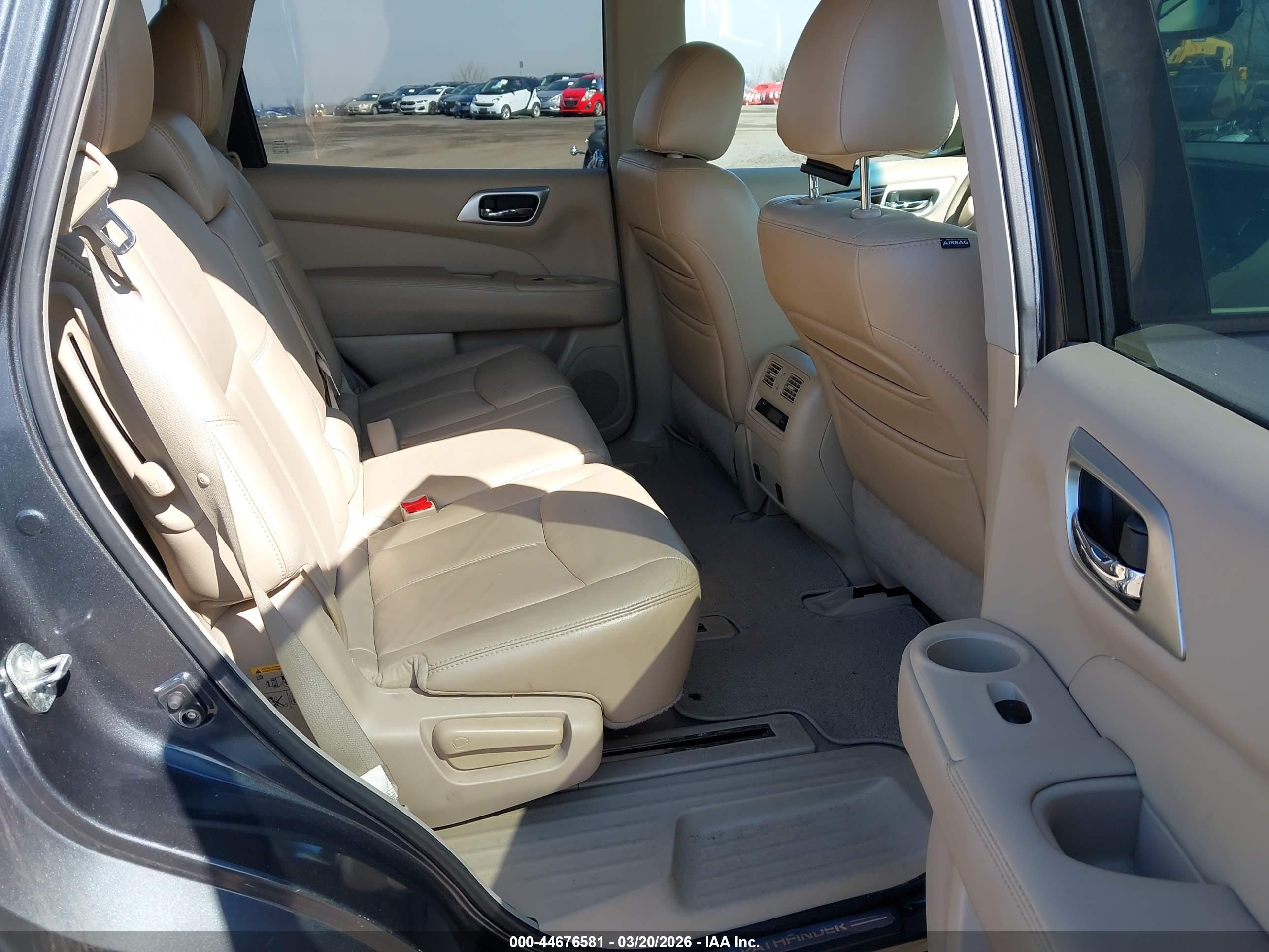 NISSAN PATHFINDER image 8