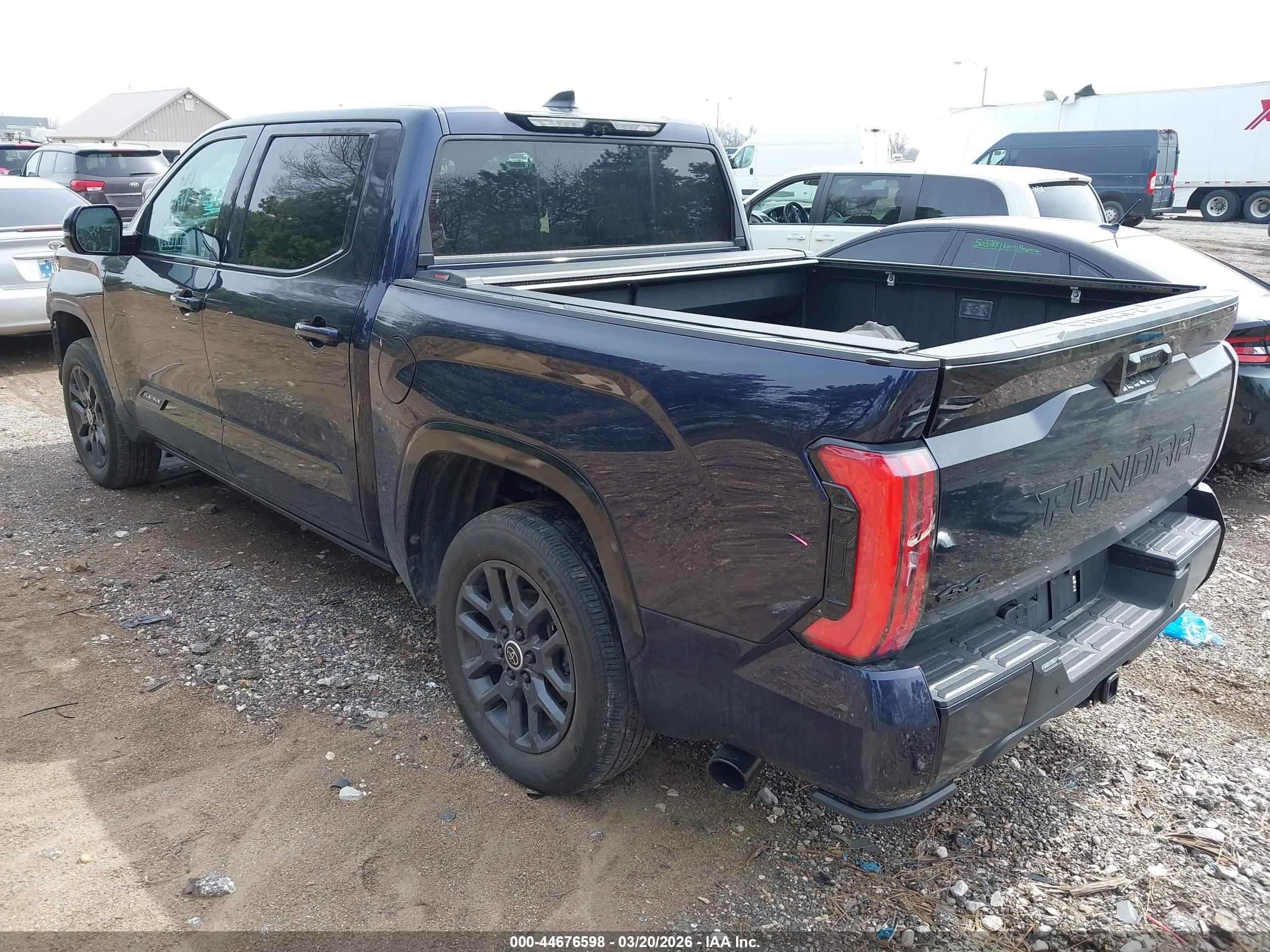 TOYOTA TUNDRA image 3